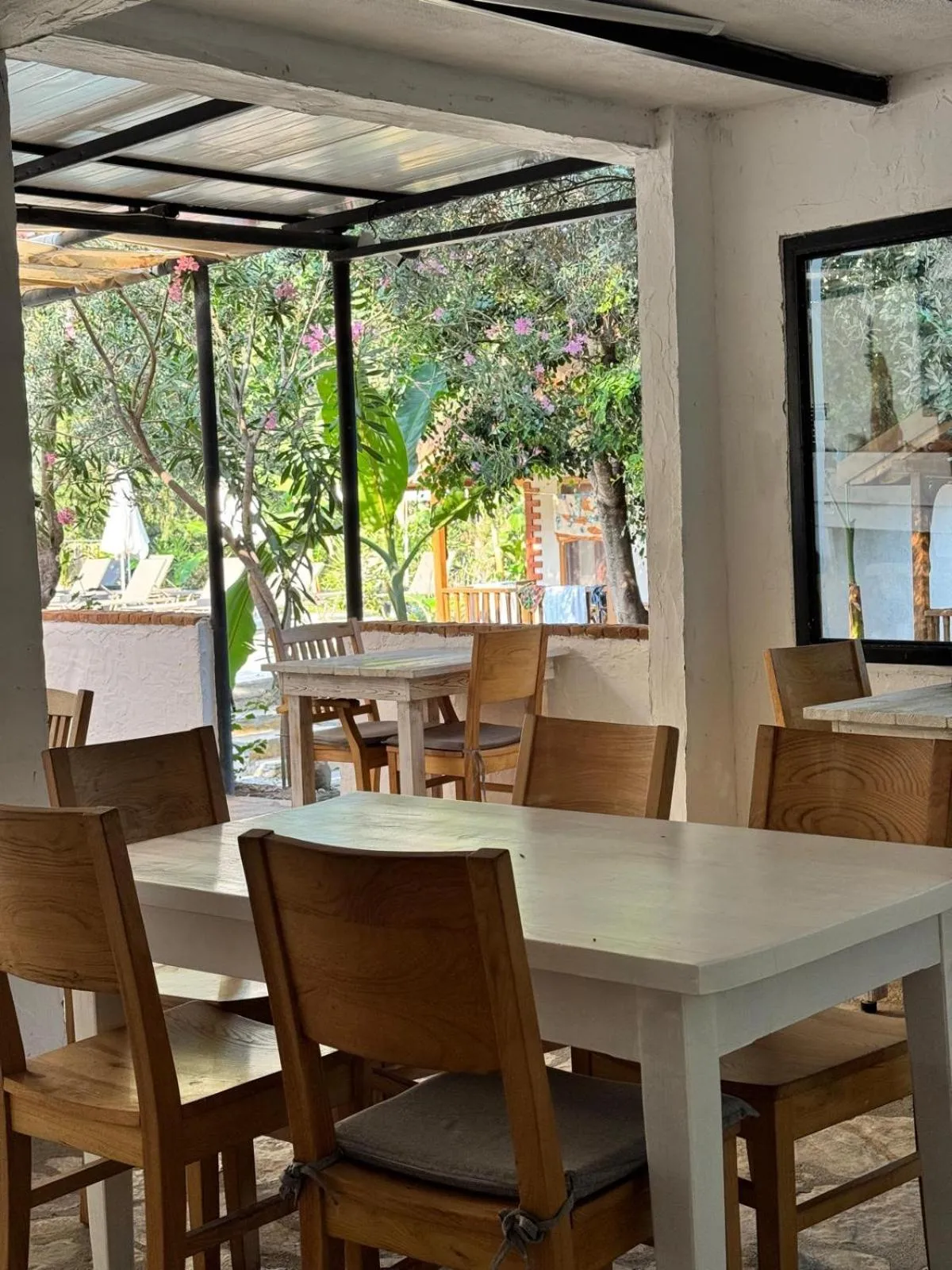 Seating area in KiDRAK OTEL MONTENEGRO-1