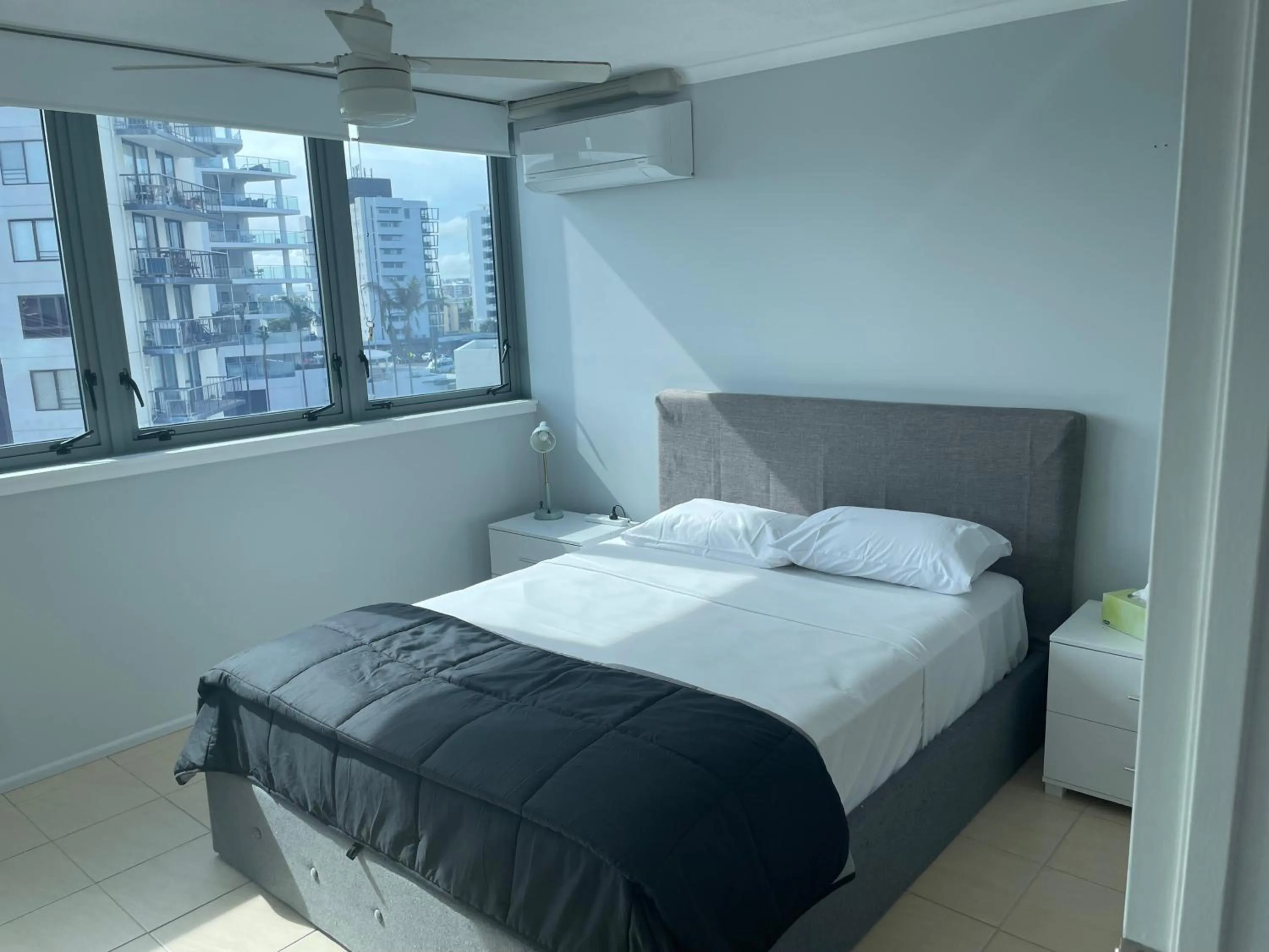 Bedroom, Bed in Beachfront Towers