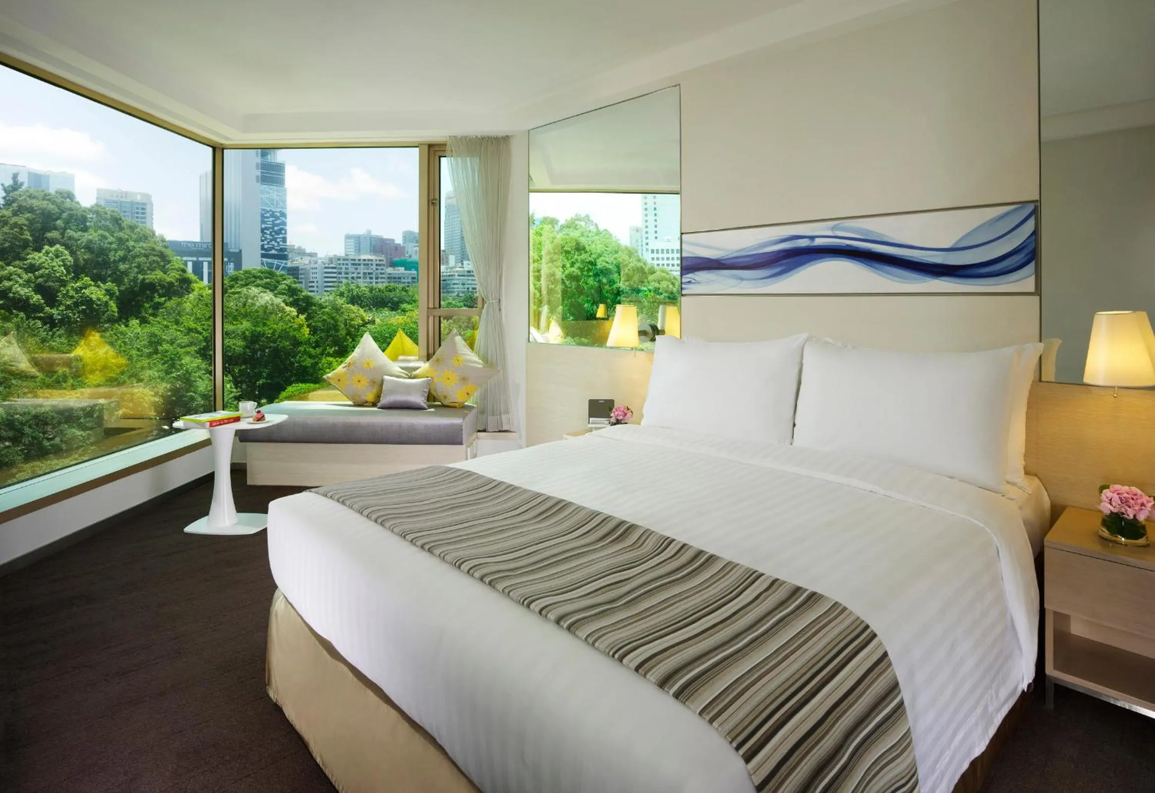 Bed in The Royal Pacific Hotel & Towers