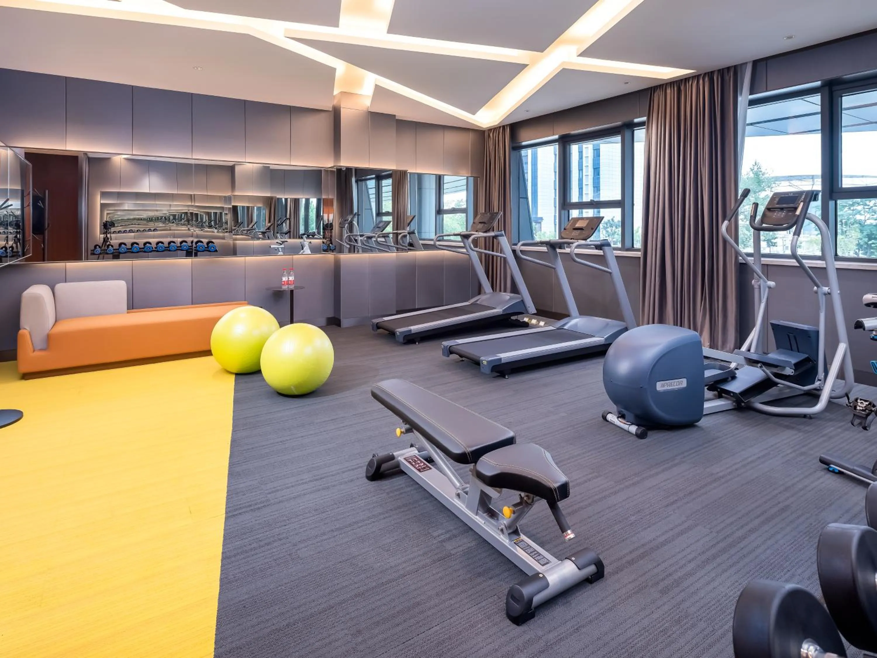 Fitness centre/facilities in Hampton by Hilton Qinhuangdao Jinmeng Bay