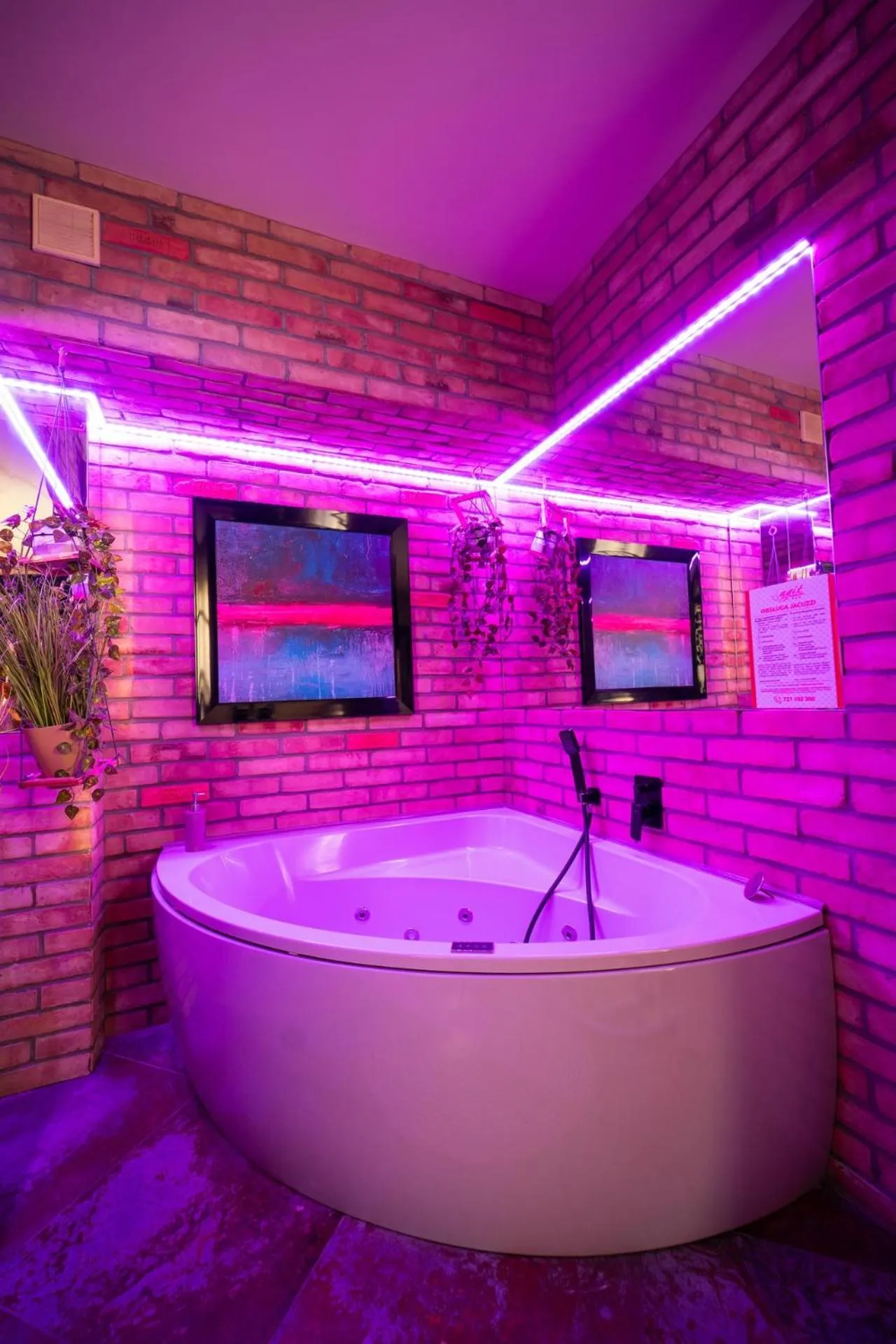 Hot Tub in Hotel Agit Congress&Spa