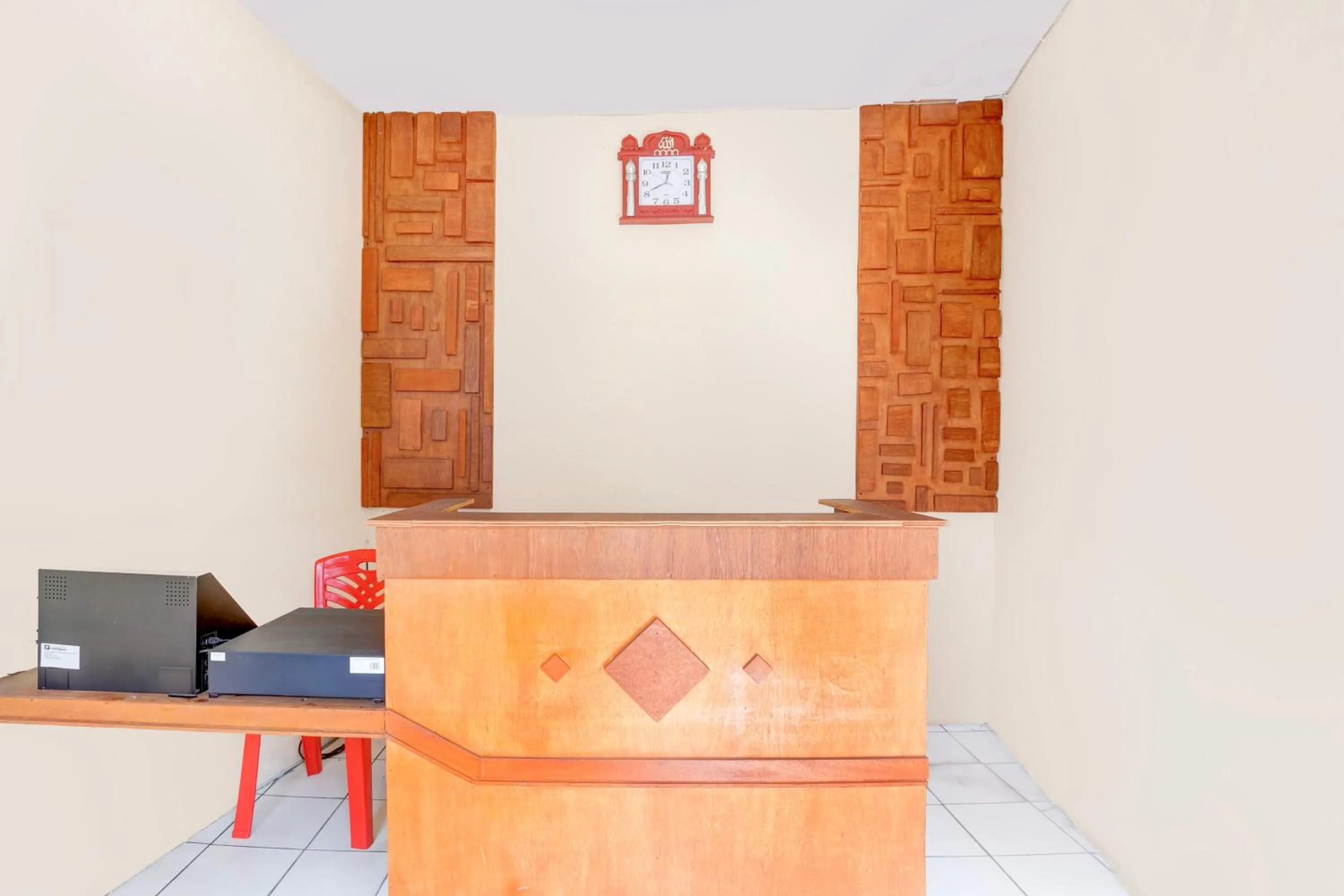 Lobby or reception in Hotel O Homestay Baronsari
