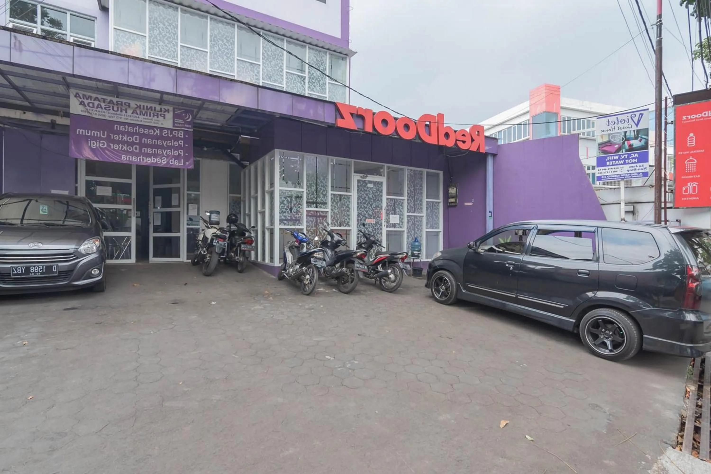 RedDoorz @ Gatot Subroto Street Bandung 3