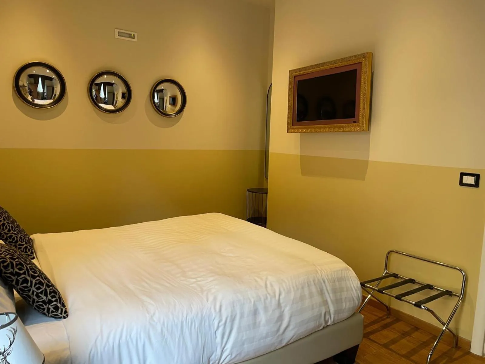 Bed in Villa Tower Inn