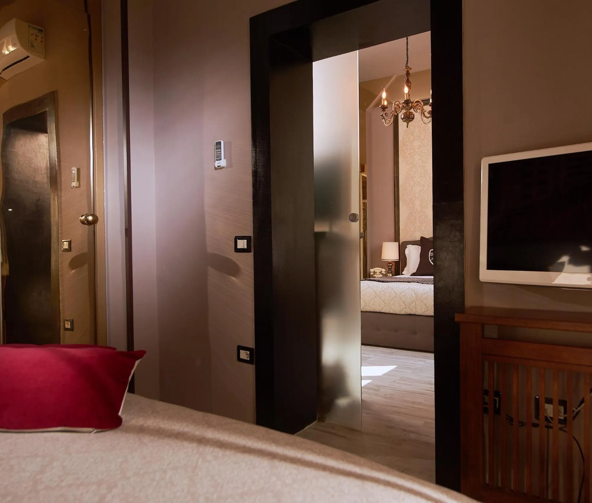 TV and multimedia, Bed in Villa Tower Inn