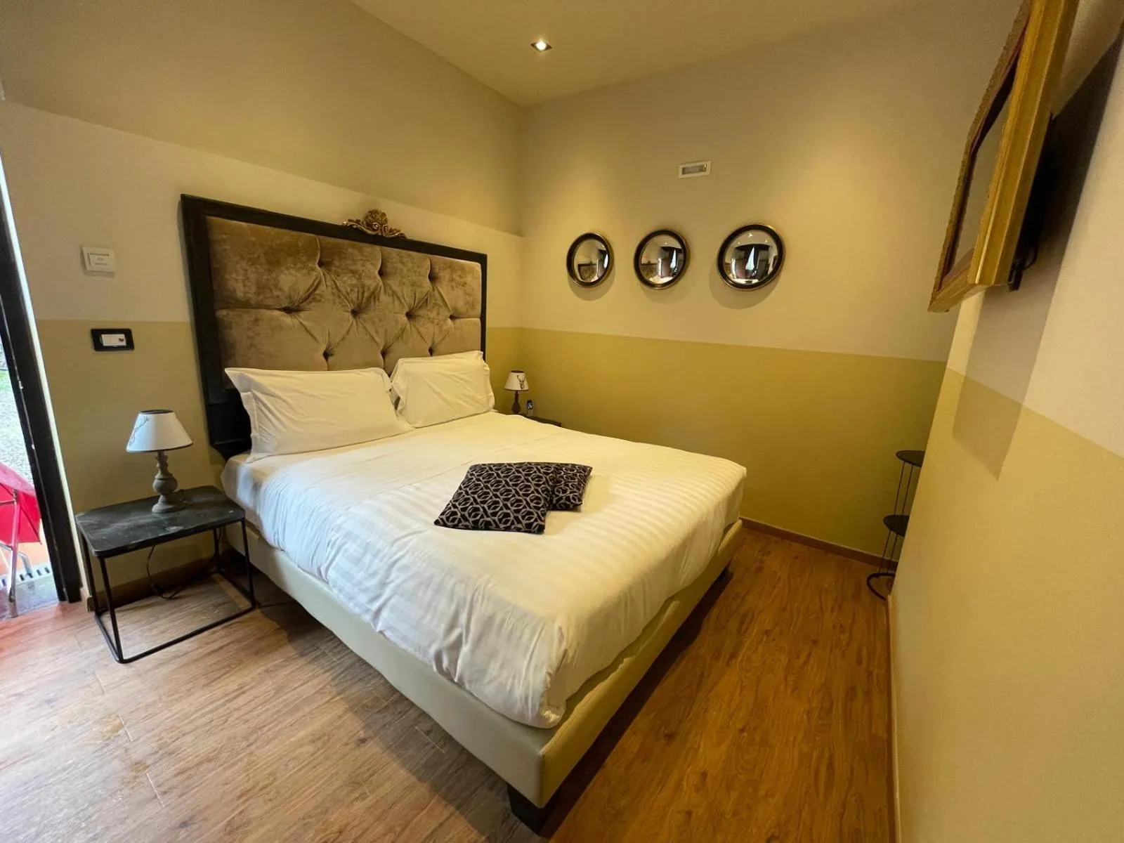 Bed in Villa Tower Inn