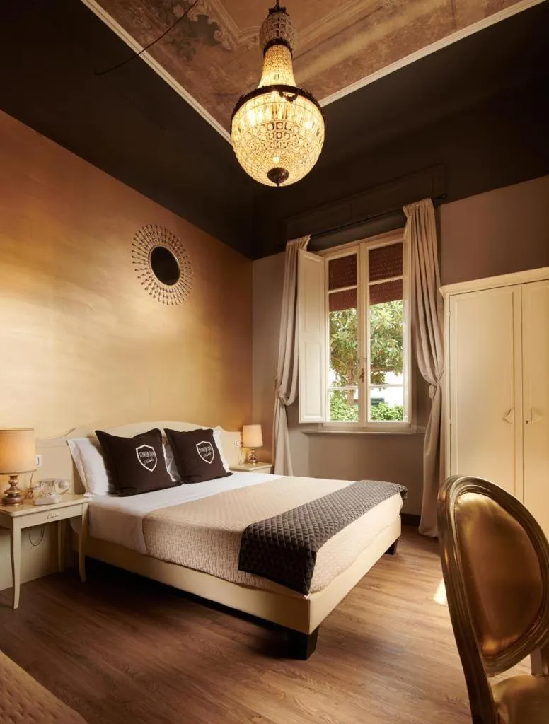 Photo of the whole room, Bed in Villa Tower Inn