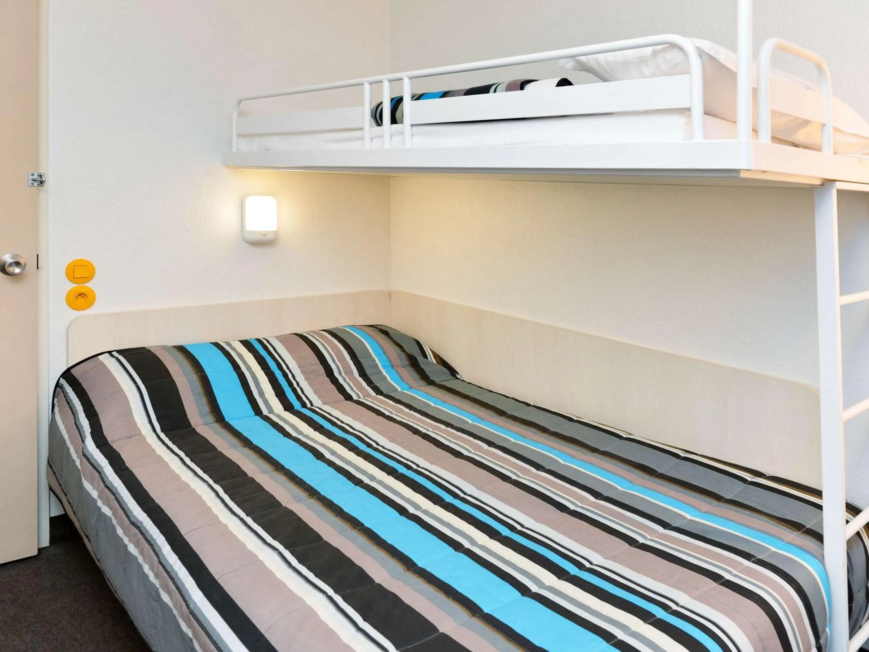 Bedroom, Bed in Hôtel Tours Nord