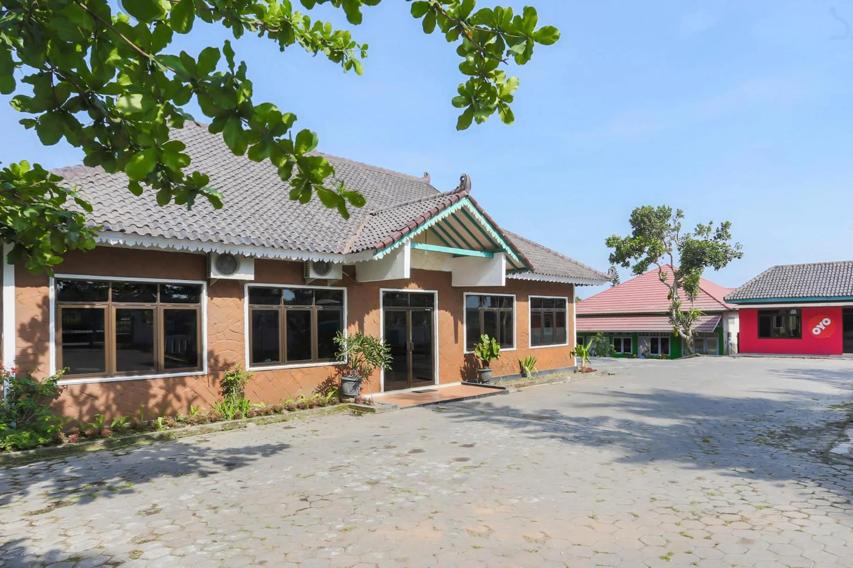 Facade/entrance in Hotel O Penginapan Kepurun Pawana Indonesia