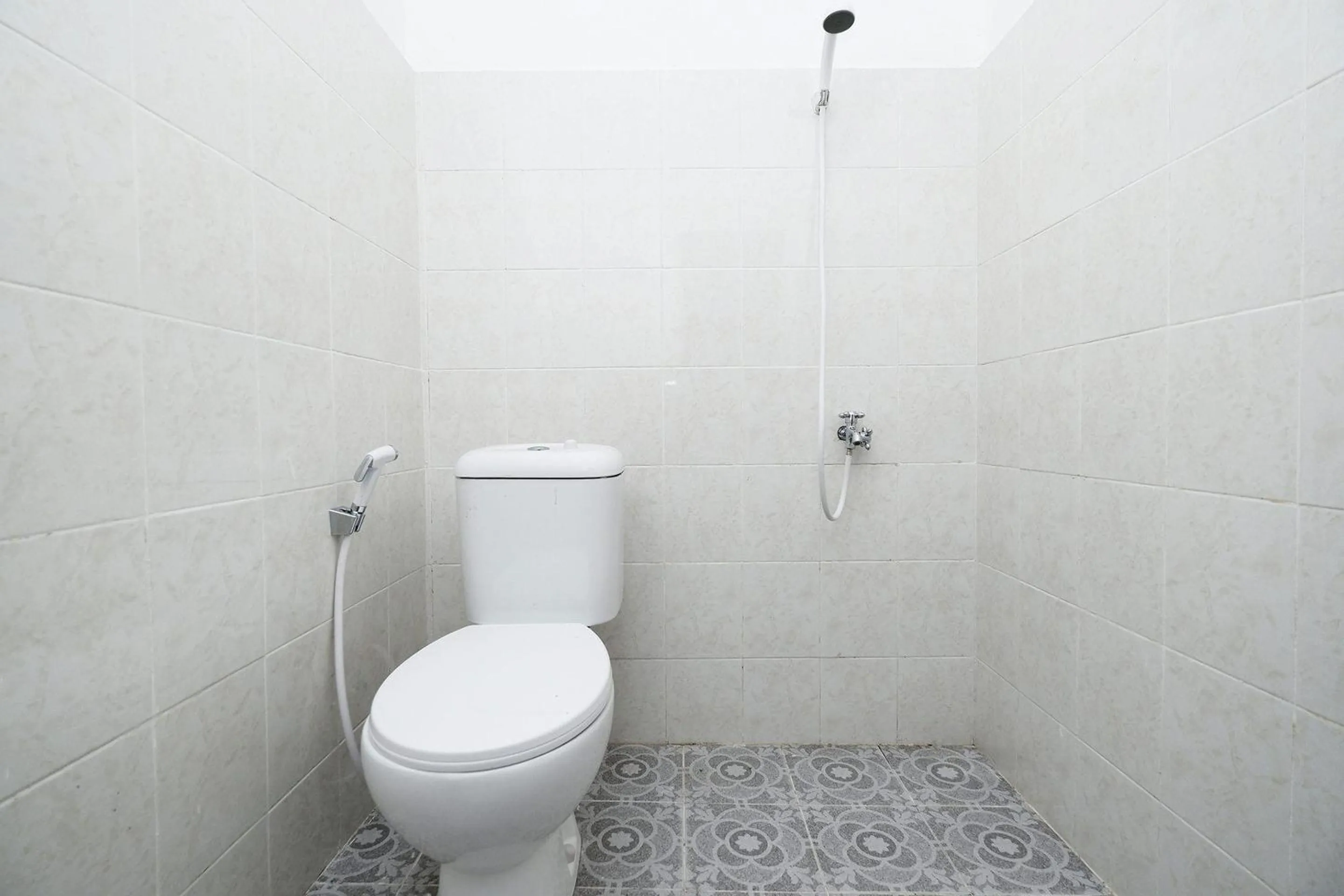 Bathroom in OYO Life 1942 Asia Residence Syariah