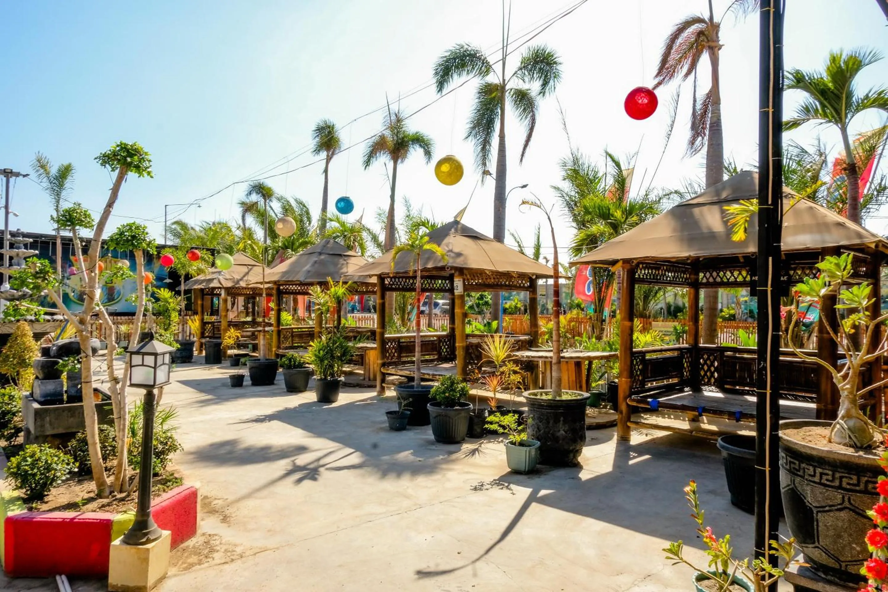 Restaurant/places to eat in Hotel O sembagus Family