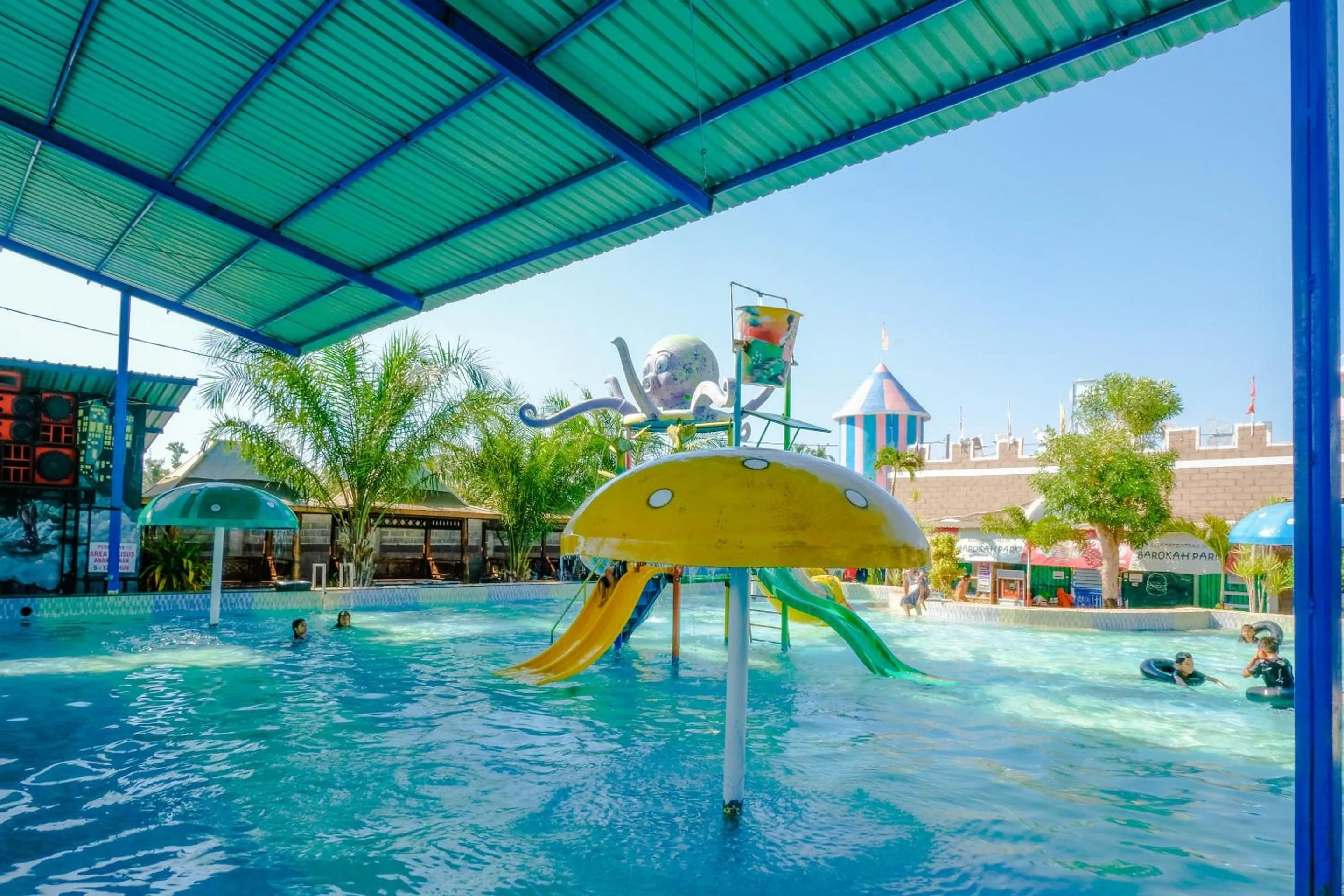 Entertainment in Hotel O sembagus Family