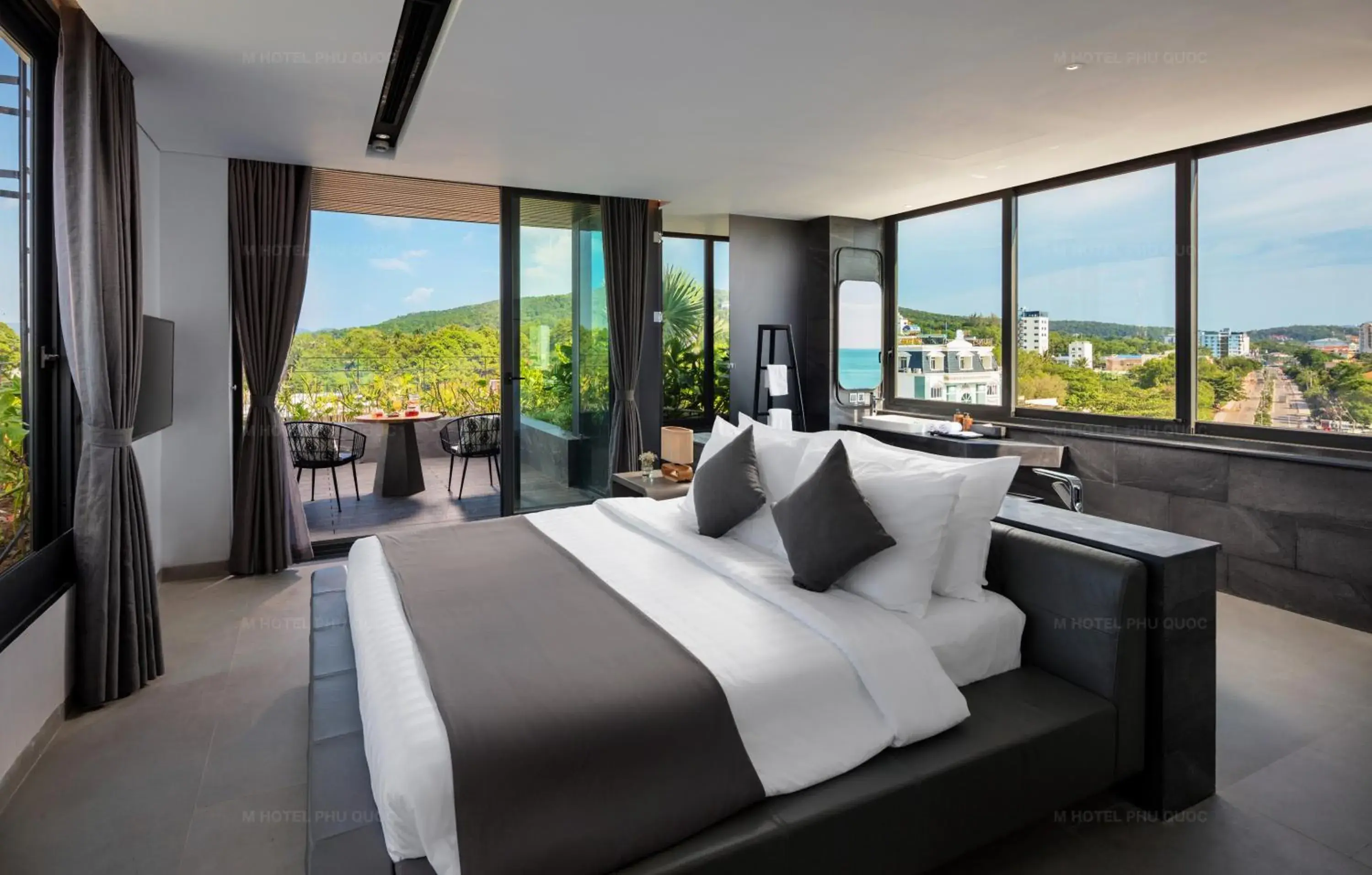 Rooftop Partial Seaview Suite in M Hotel Phu Quoc Rooftop Partial Seaview Suite in M Hotel Phu Quoc