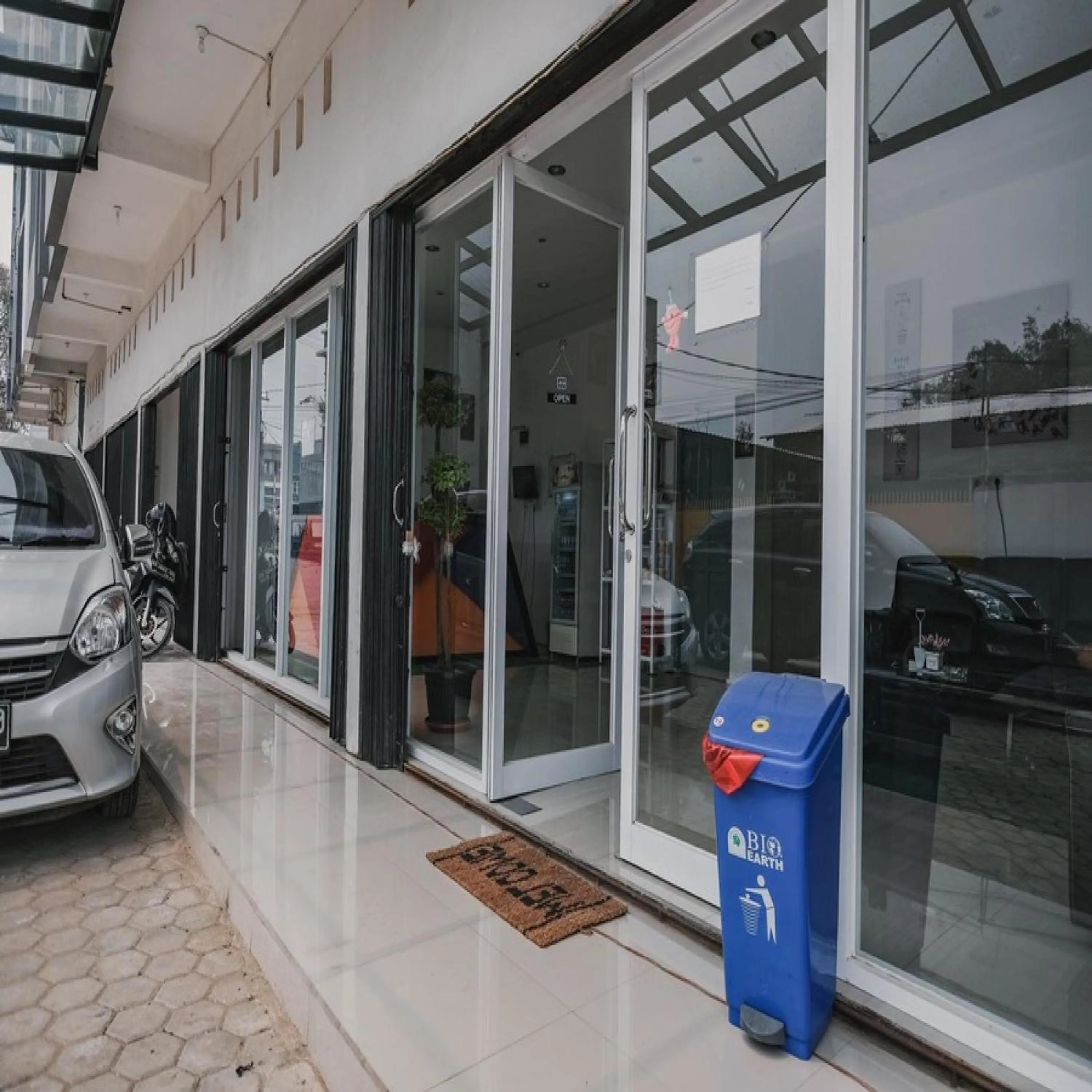 Facade/entrance in RedDoorz @ Jalan Sukabangun 2 Palembang