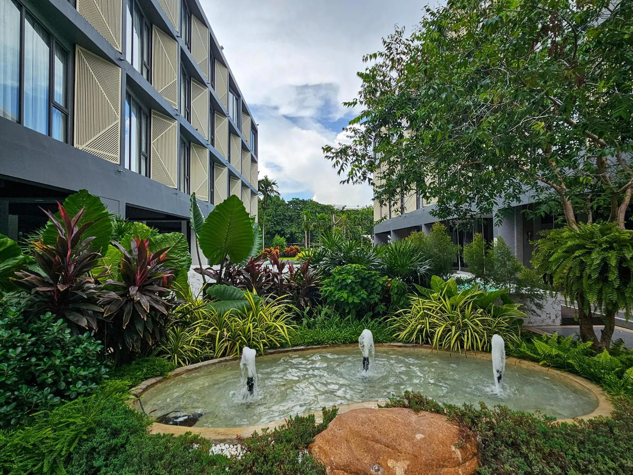 Garden in Canalis Suvarnabhumi Airport Hotel