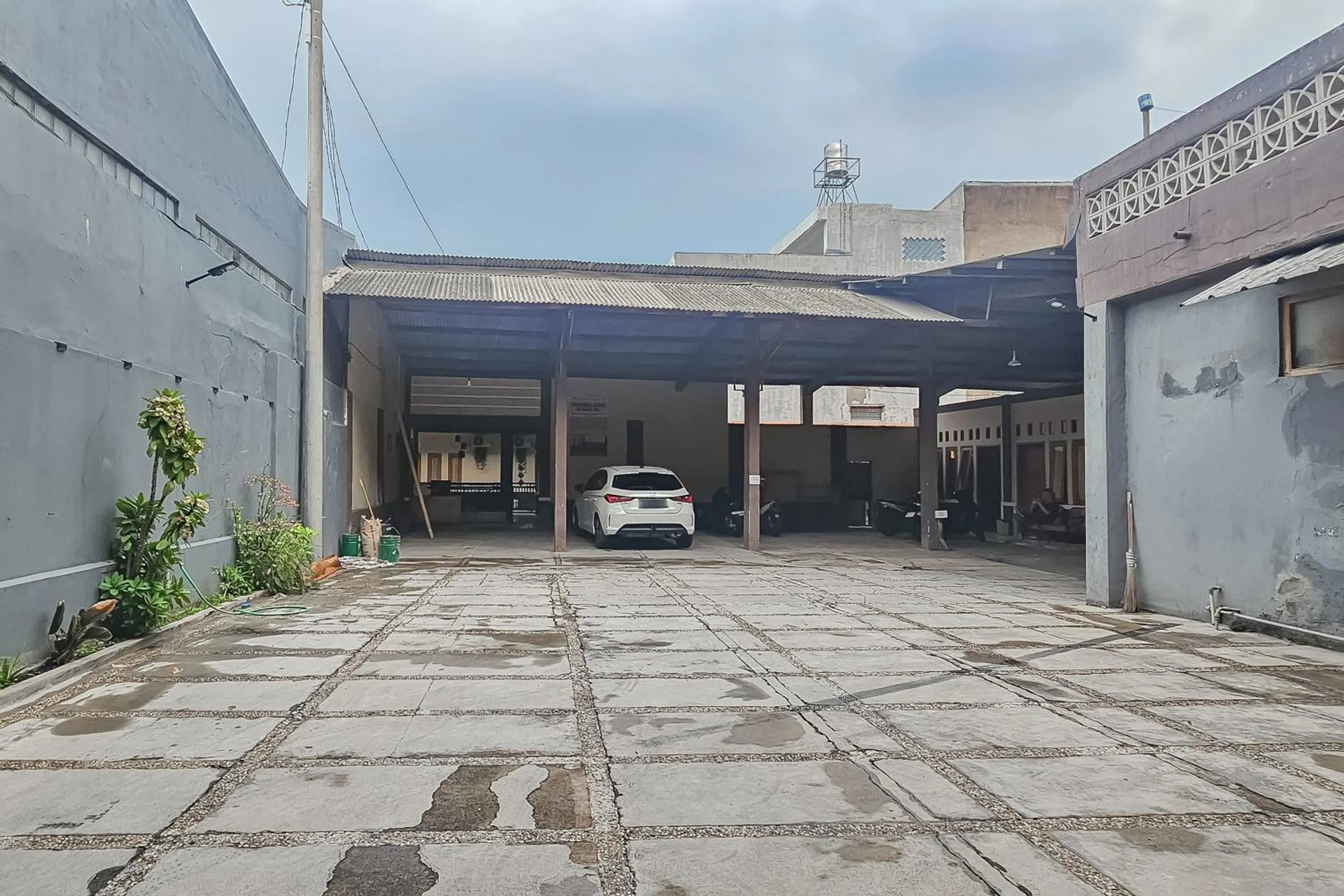 Parking in OYO 1982 Golf Papa Costel