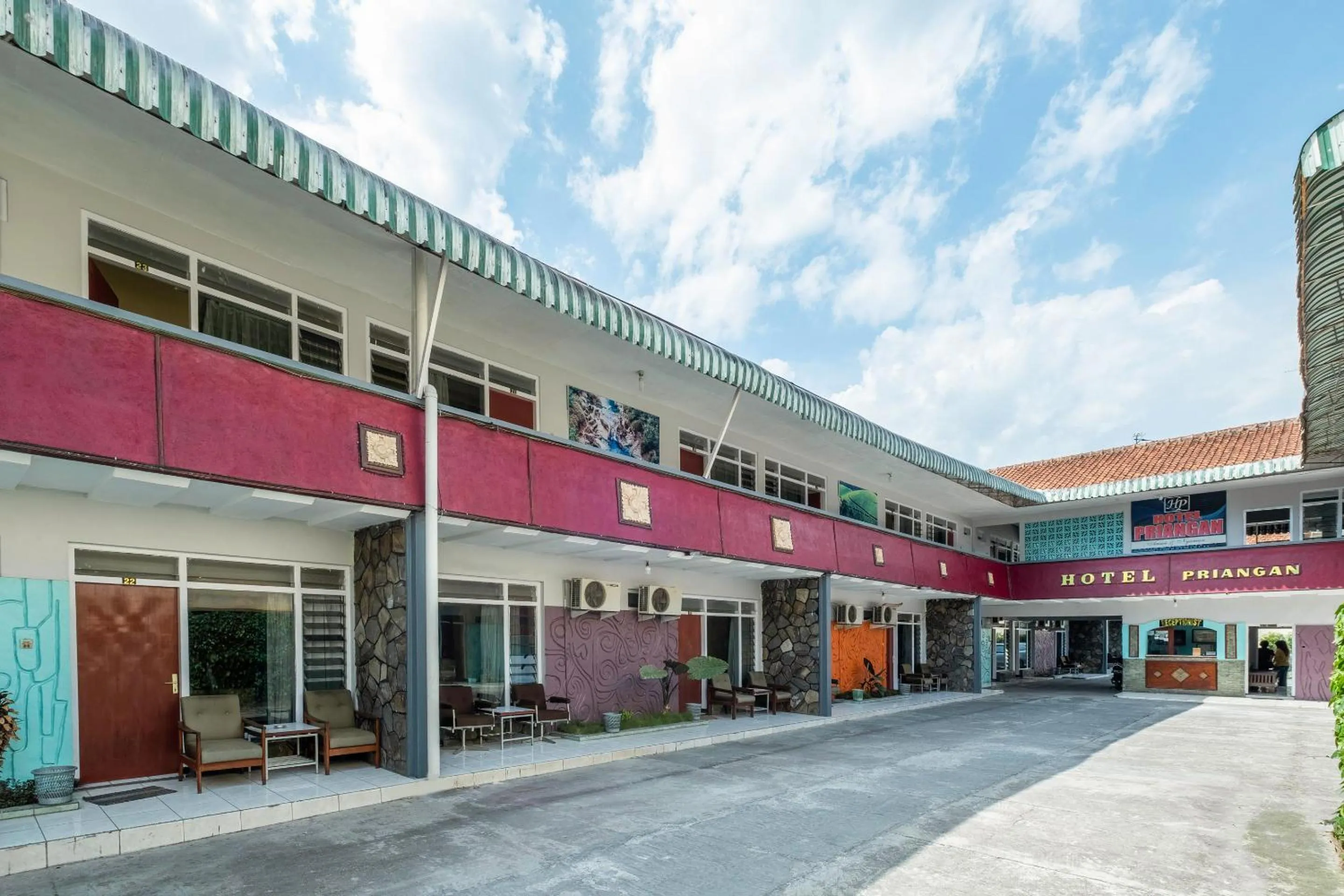 Property Building in SPOT ON 1970 Hotel Priangan