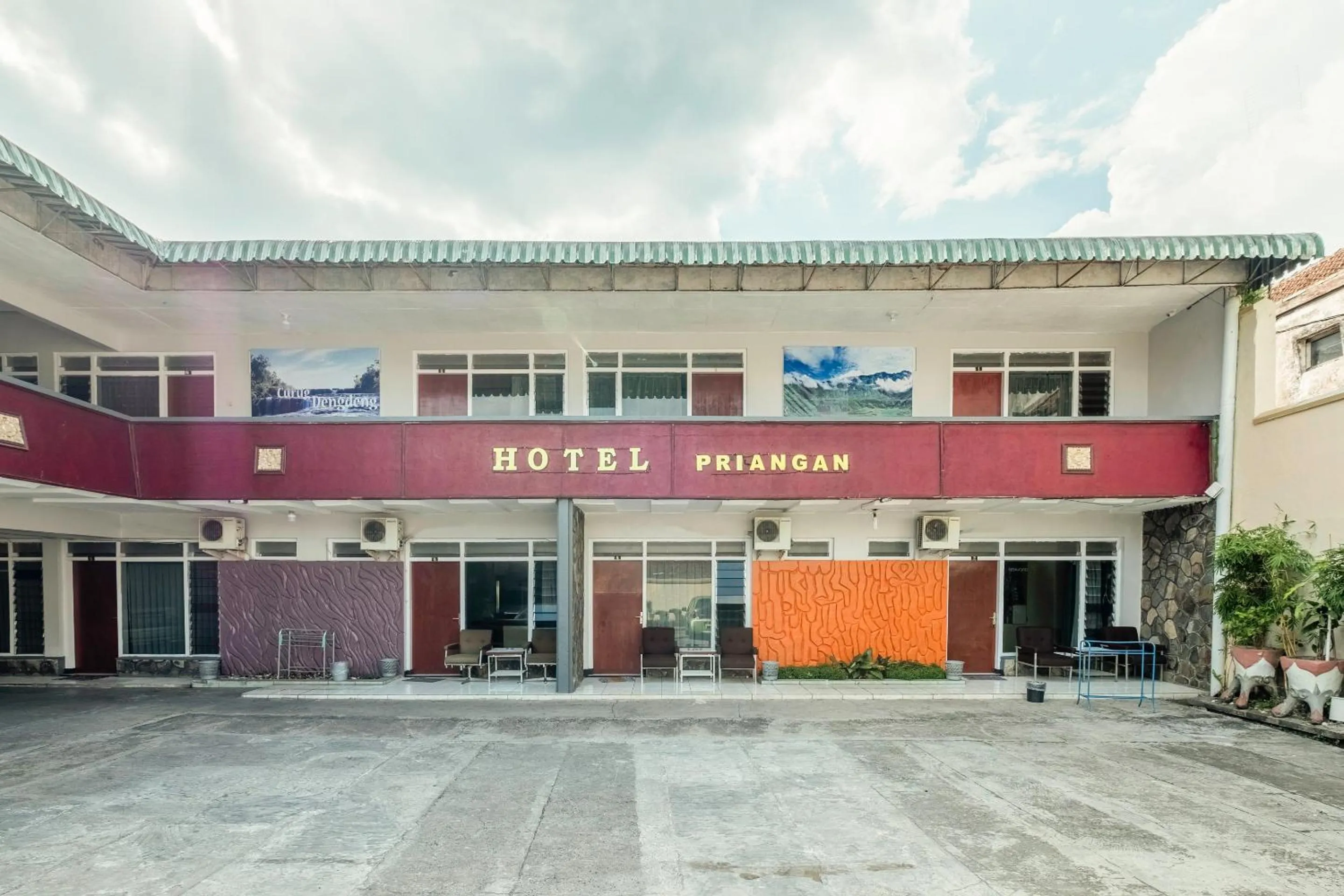 Property Building in SPOT ON 1970 Hotel Priangan