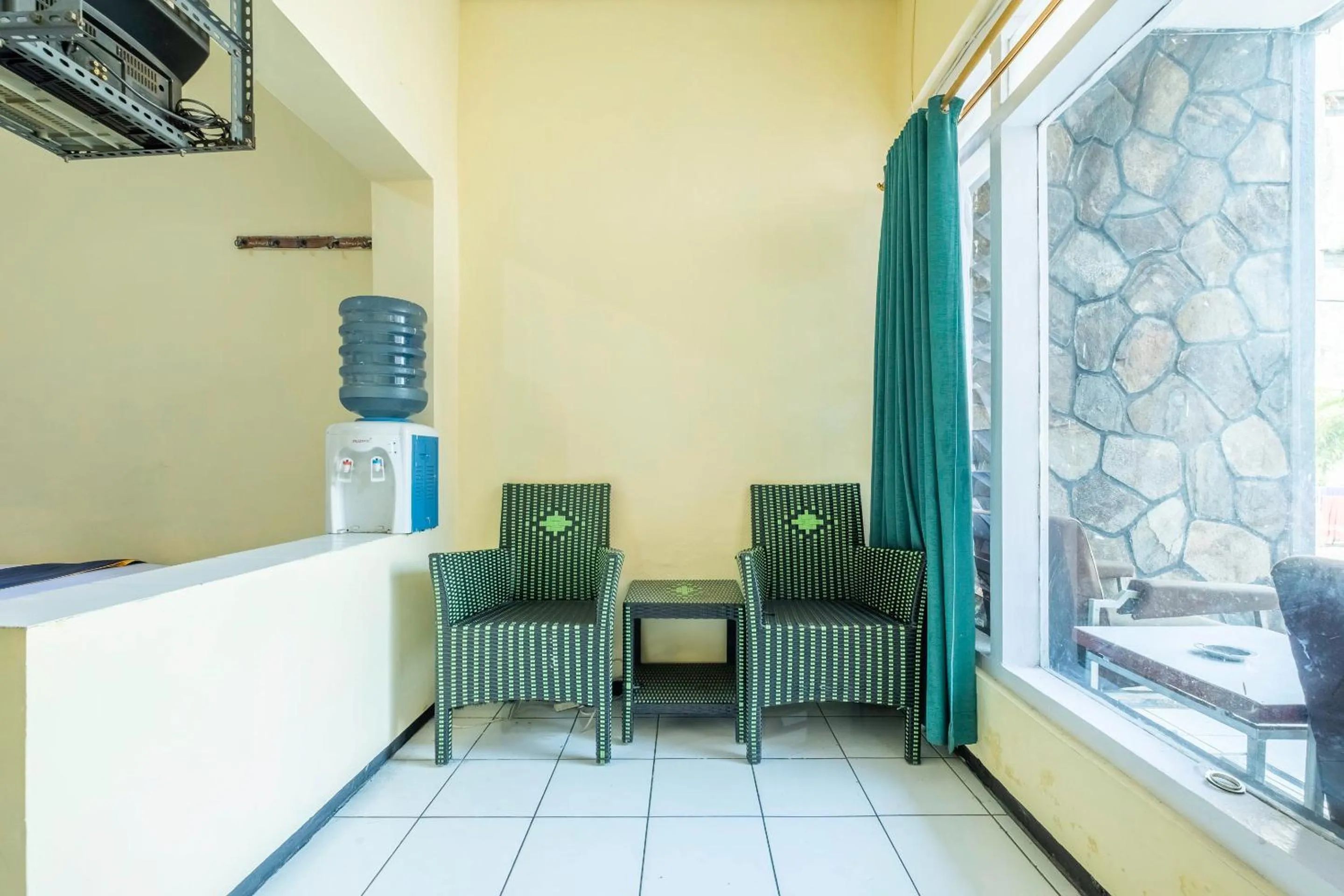 Seating area in SPOT ON 1970 Hotel Priangan