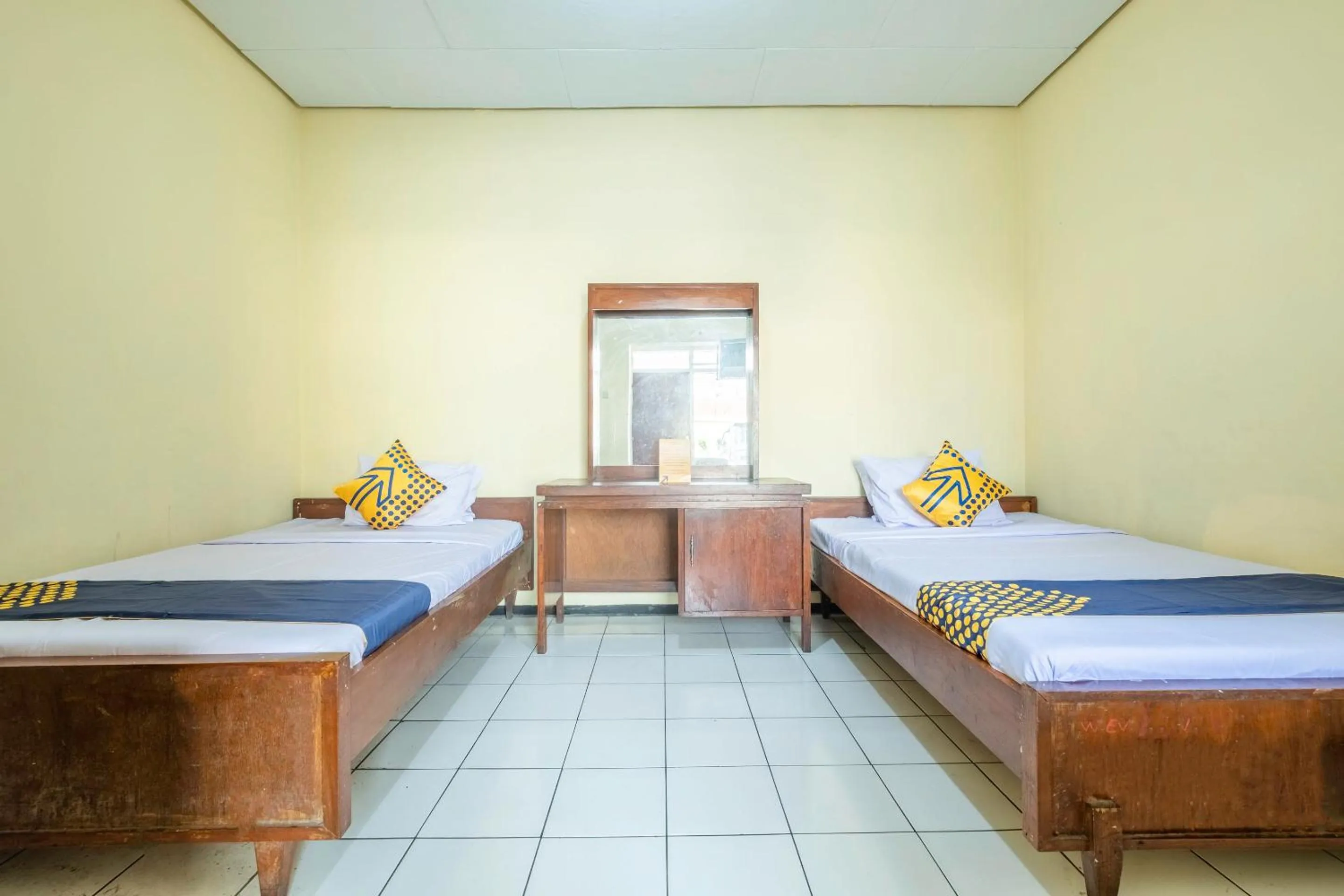 Bedroom in SPOT ON 1970 Hotel Priangan