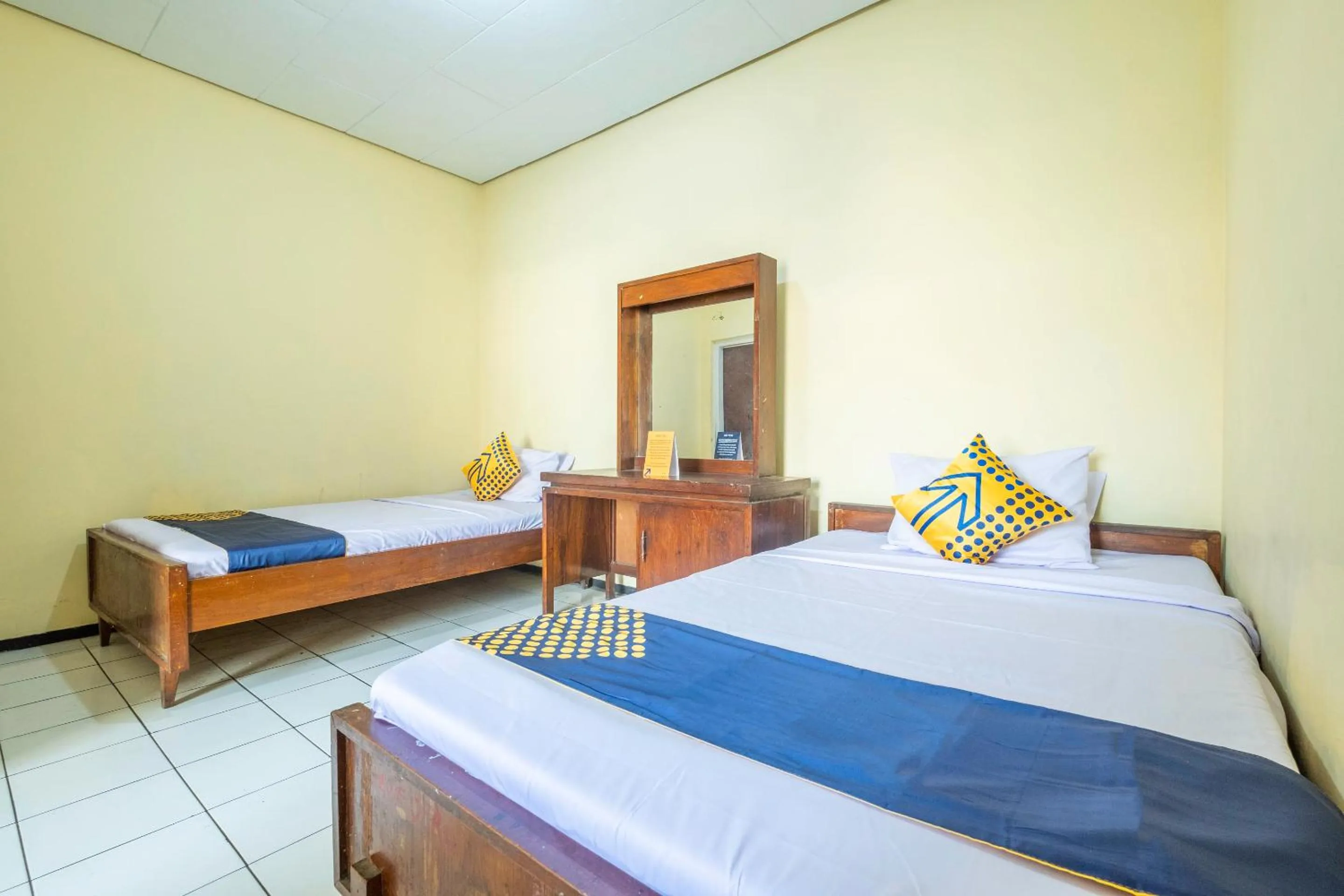 Bedroom in SPOT ON 1970 Hotel Priangan