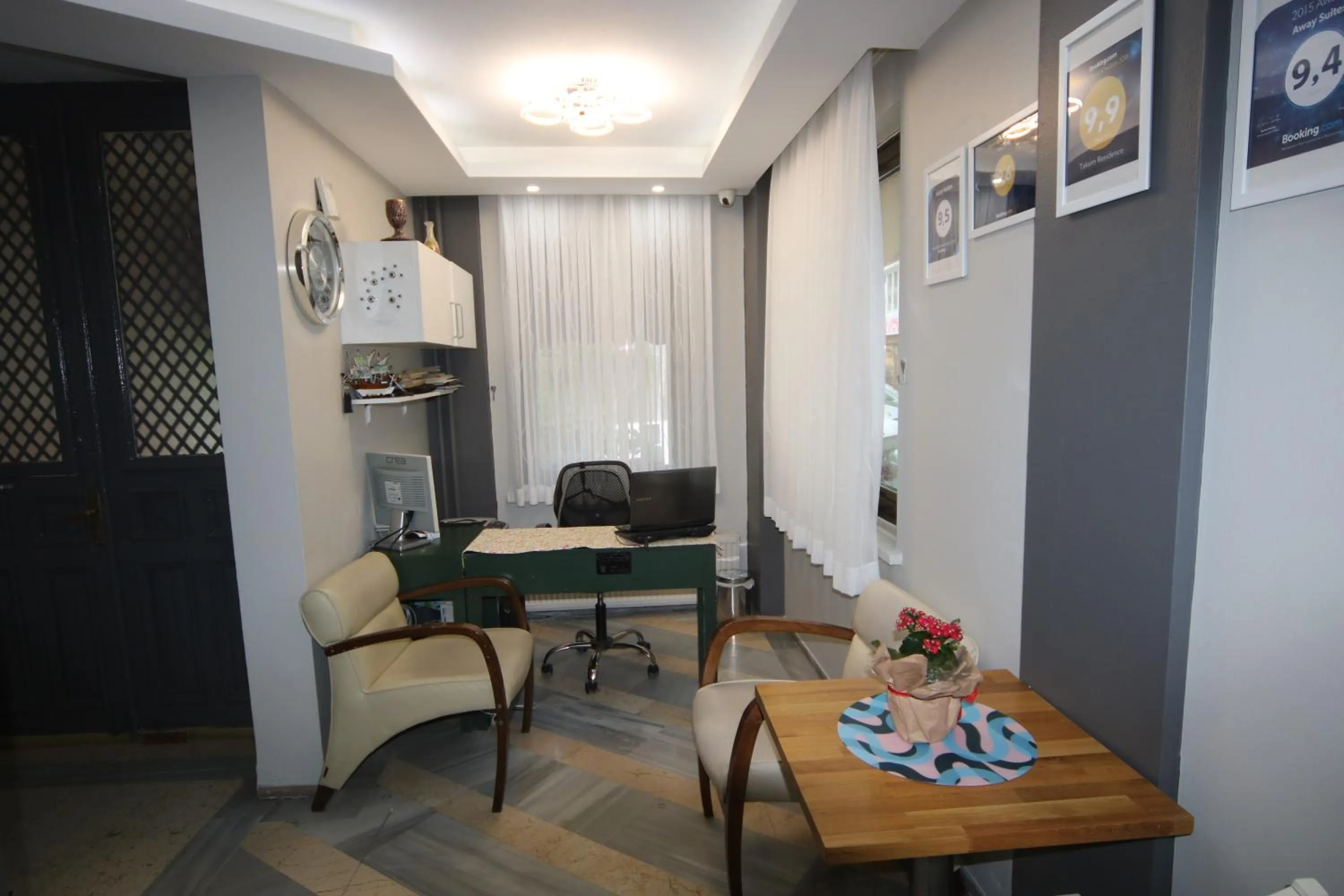 Lobby or reception in Hotel Taksim Home