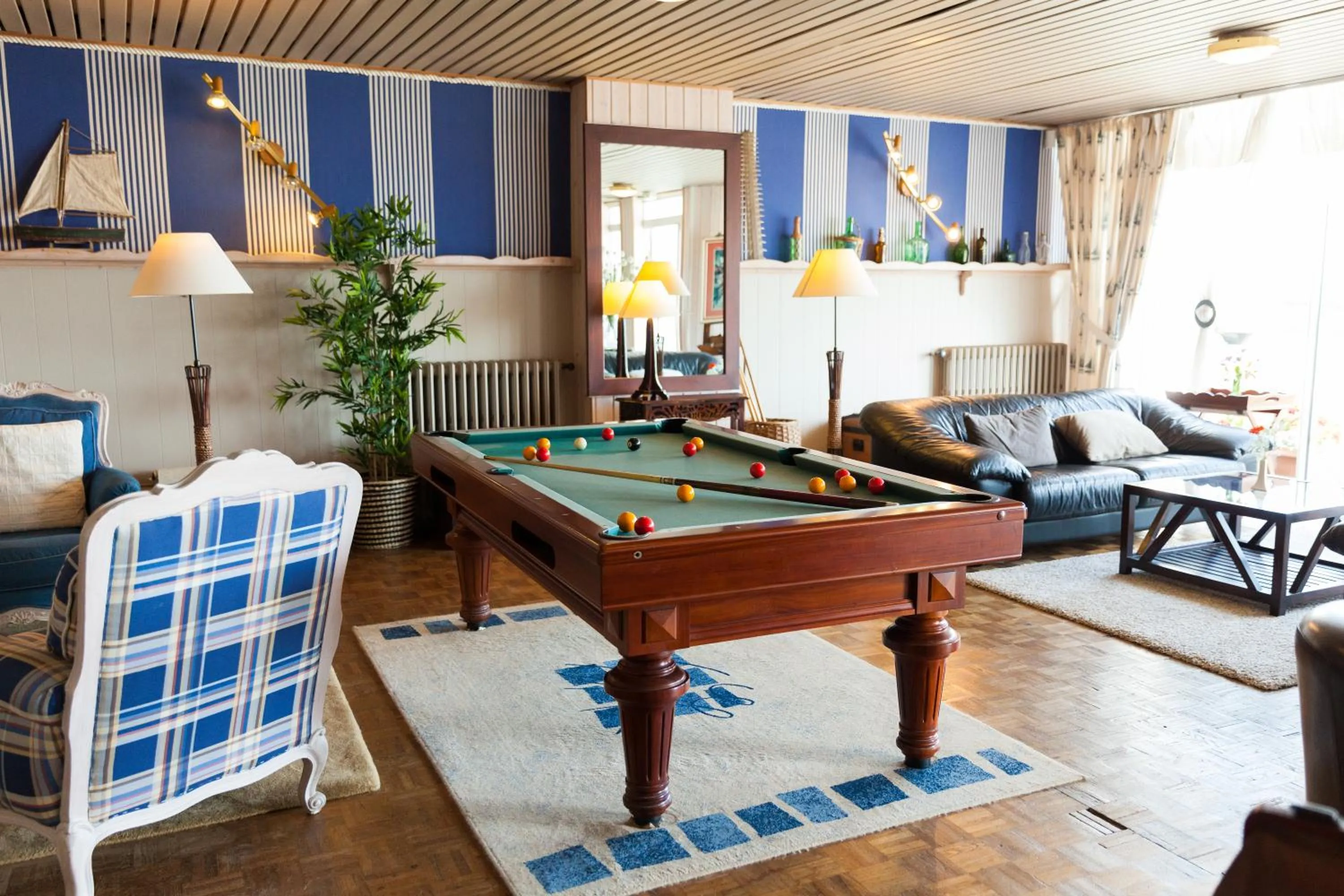 Billiard in Hotel Restaurant De La Plage