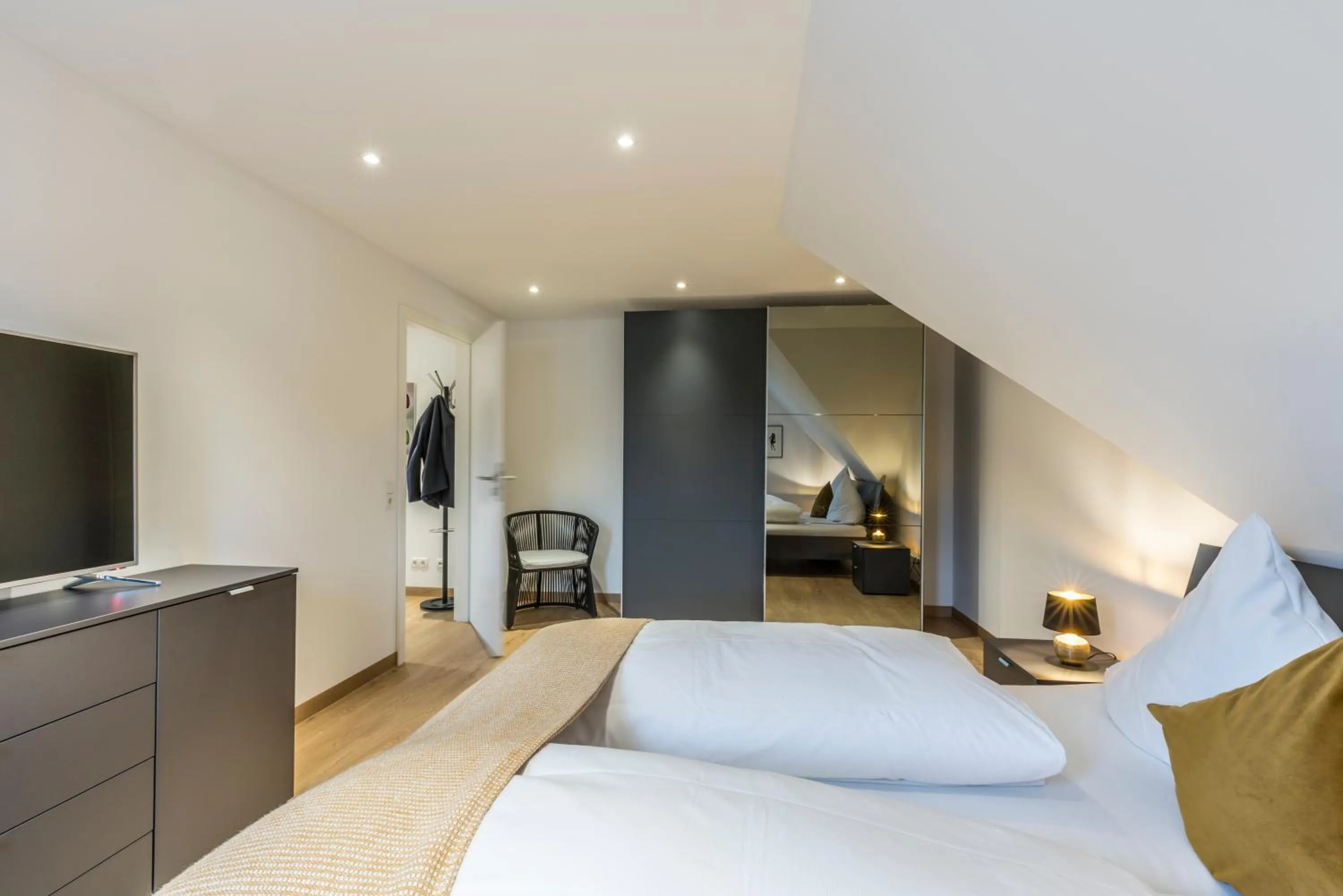 Photo of the whole room, Bed in RH-Appartements 15 Minuten von Basel im Dorf Rührberg