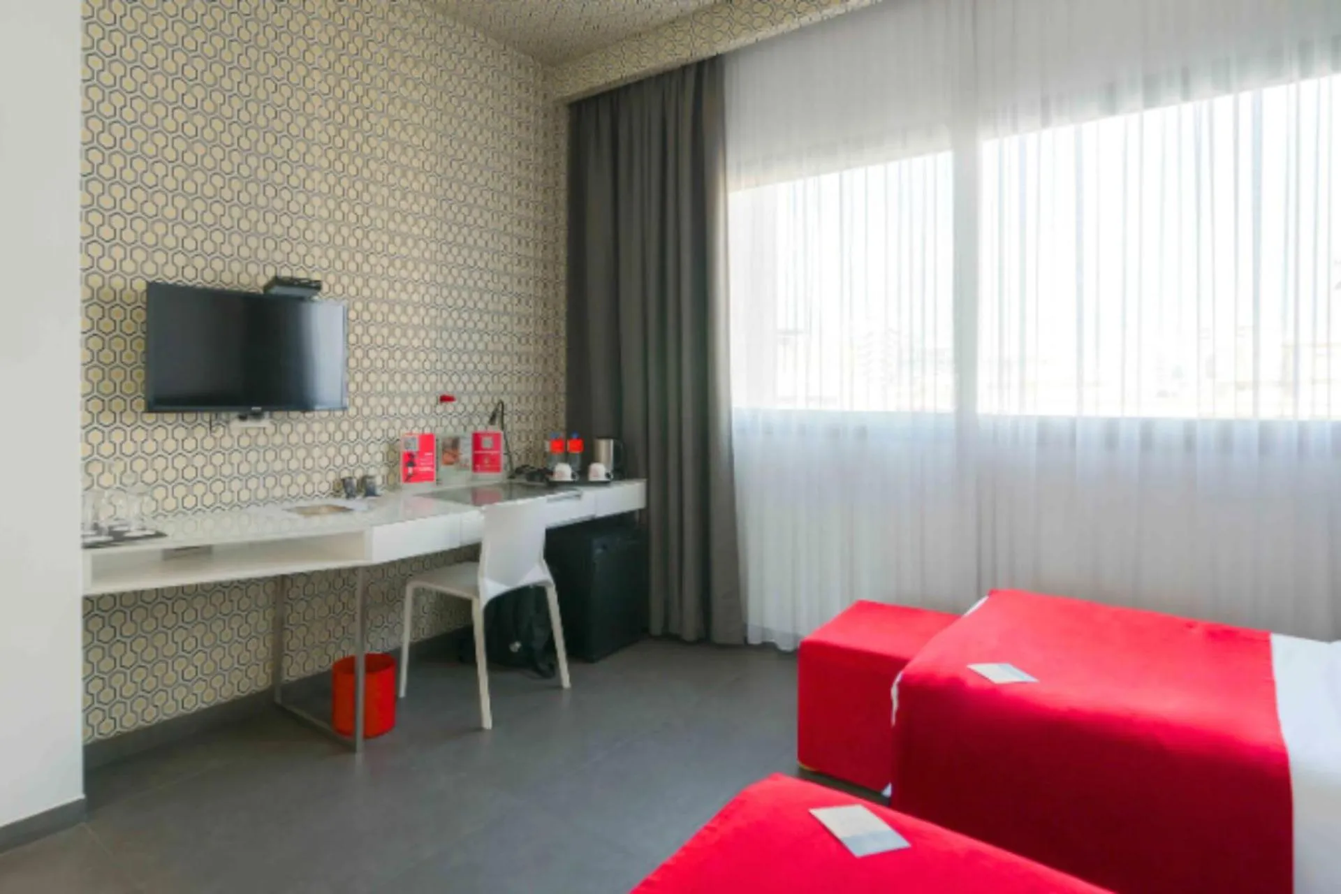 Bedroom, Bed in The Smallville Hotel