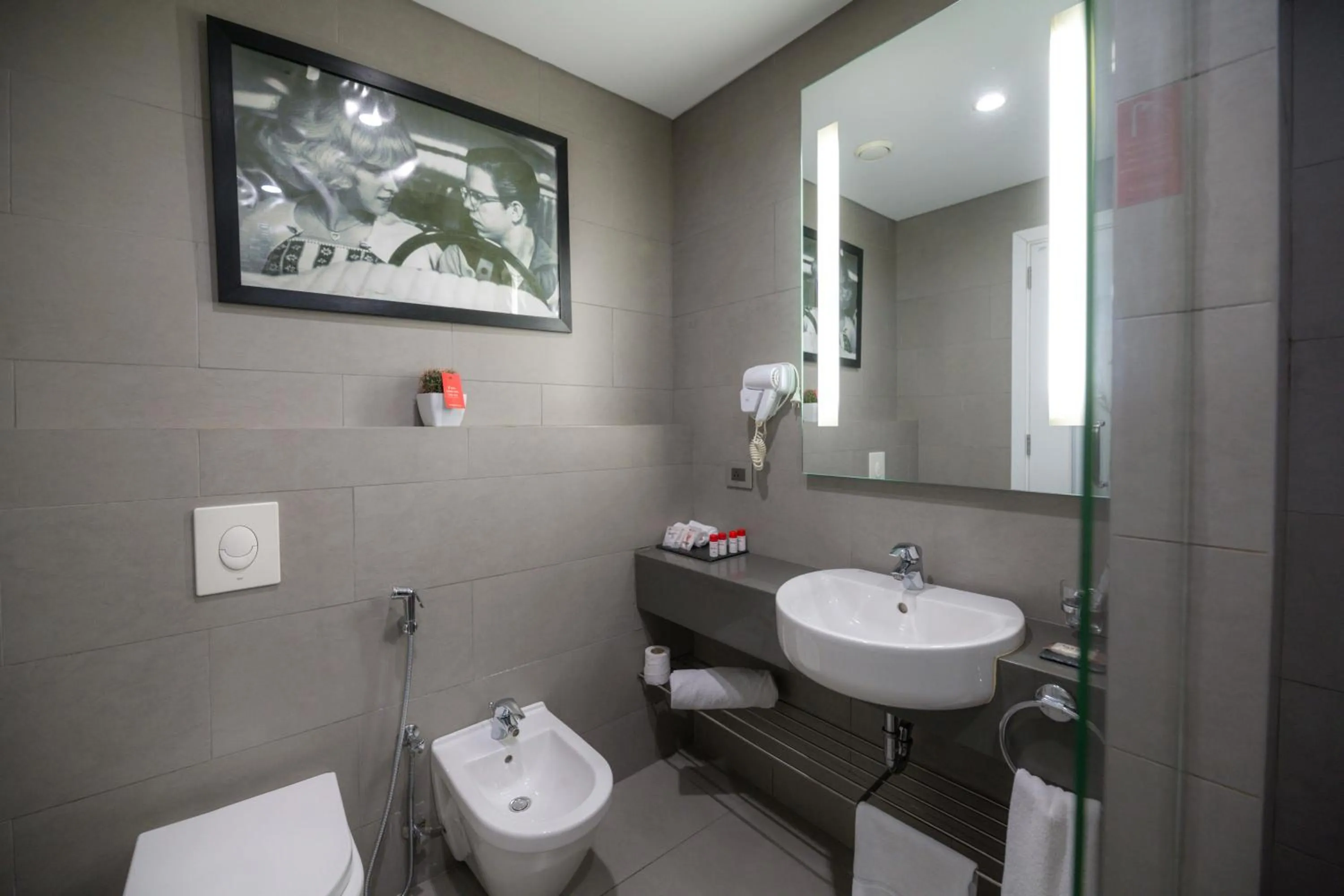 Toilet in The Smallville Hotel