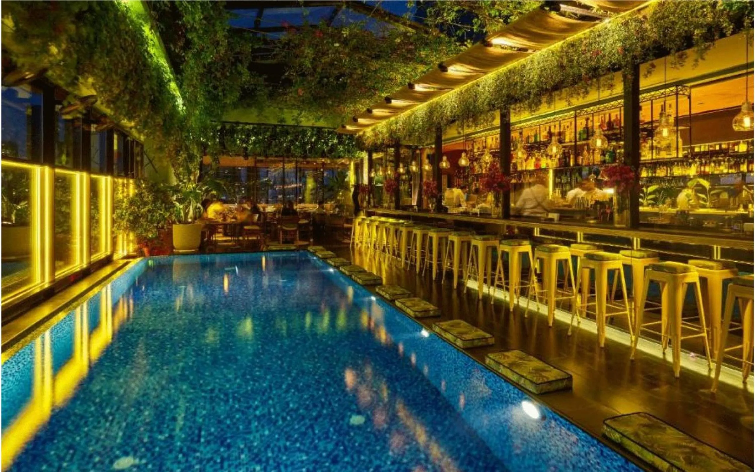 Pool view in The Smallville Hotel