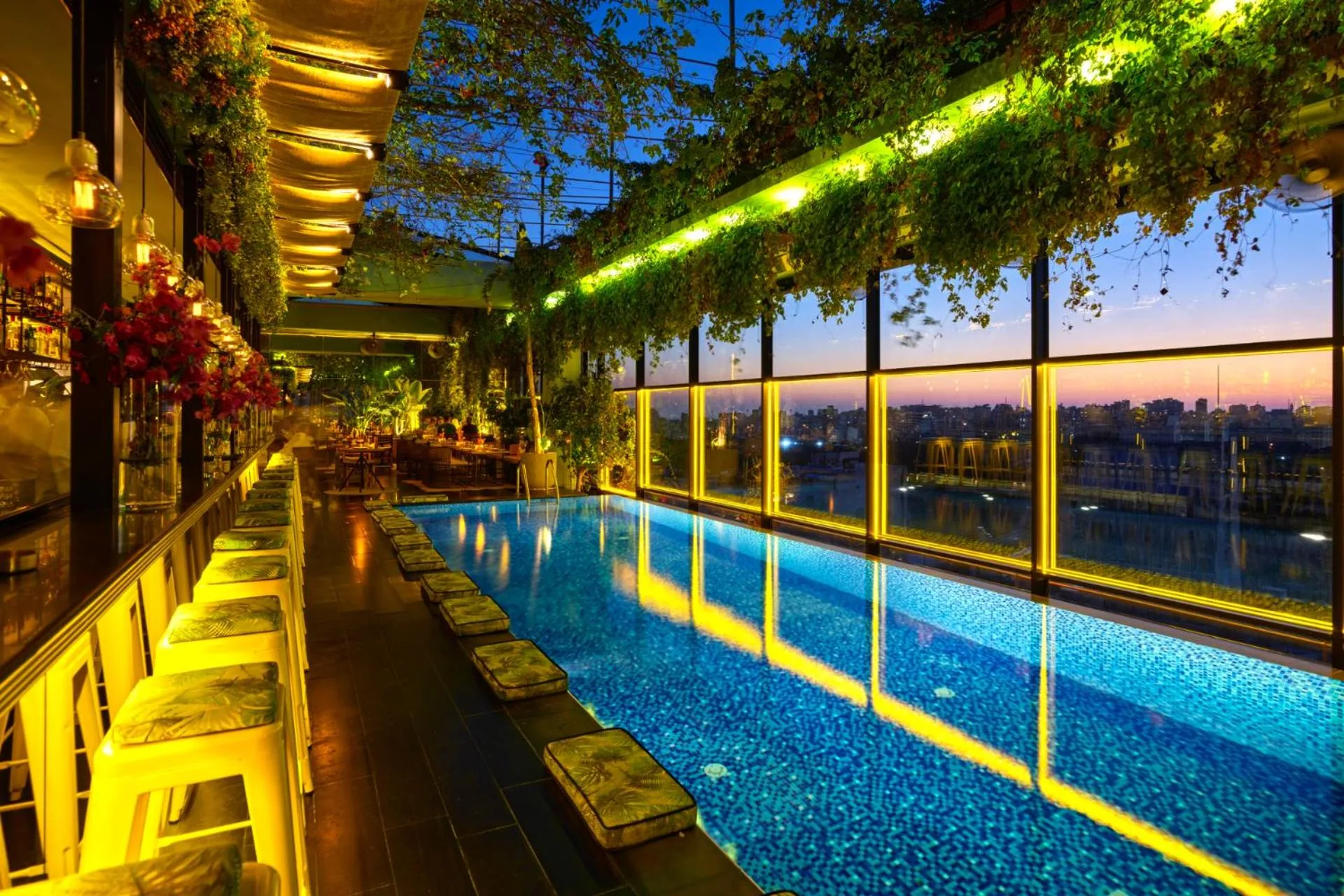 Swimming pool in The Smallville Hotel