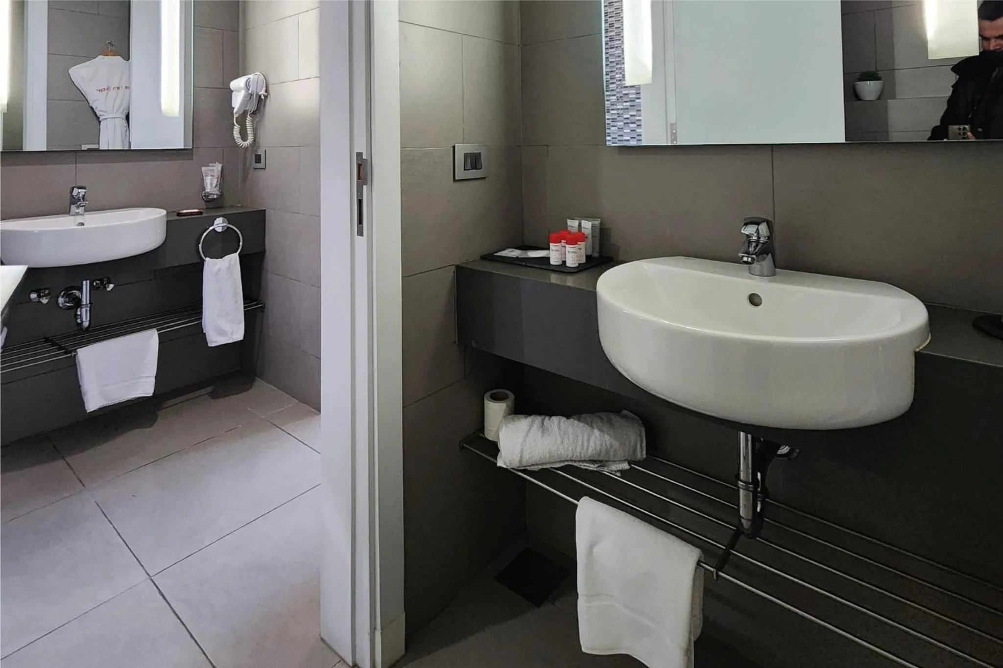 Toilet in The Smallville Hotel