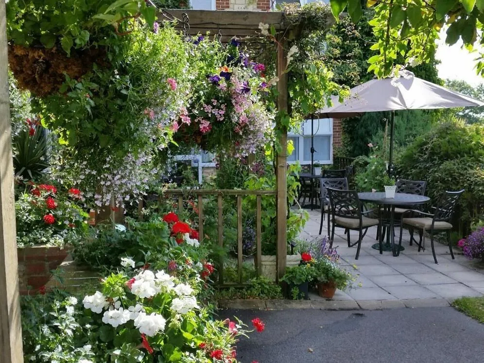 Patio in Bolingbroke Arms & Hotel