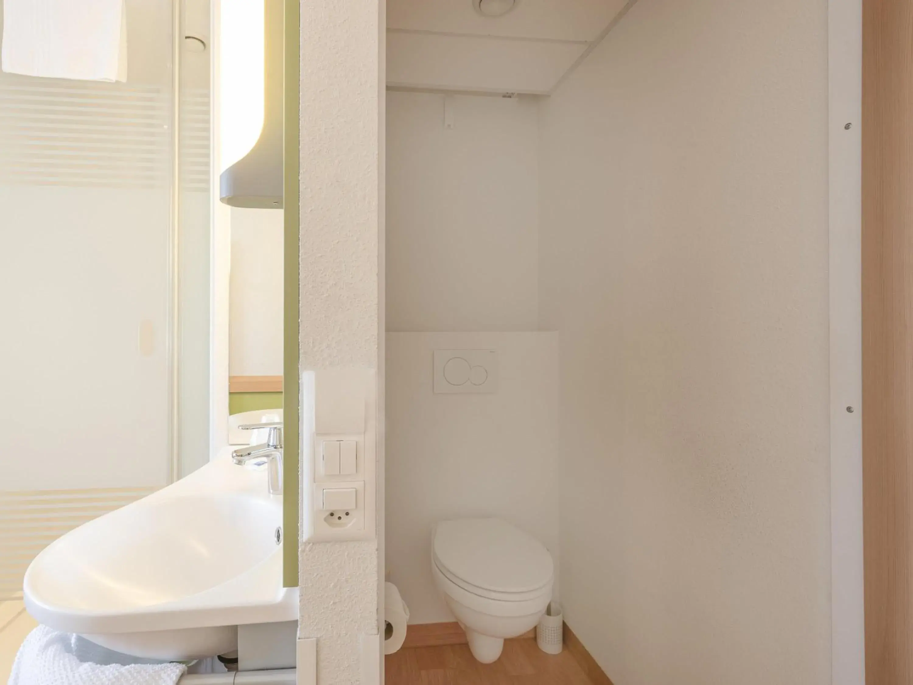 Economy Triple Room in ibis budget Bern Expo Economy Triple Room in ibis budget Bern Expo