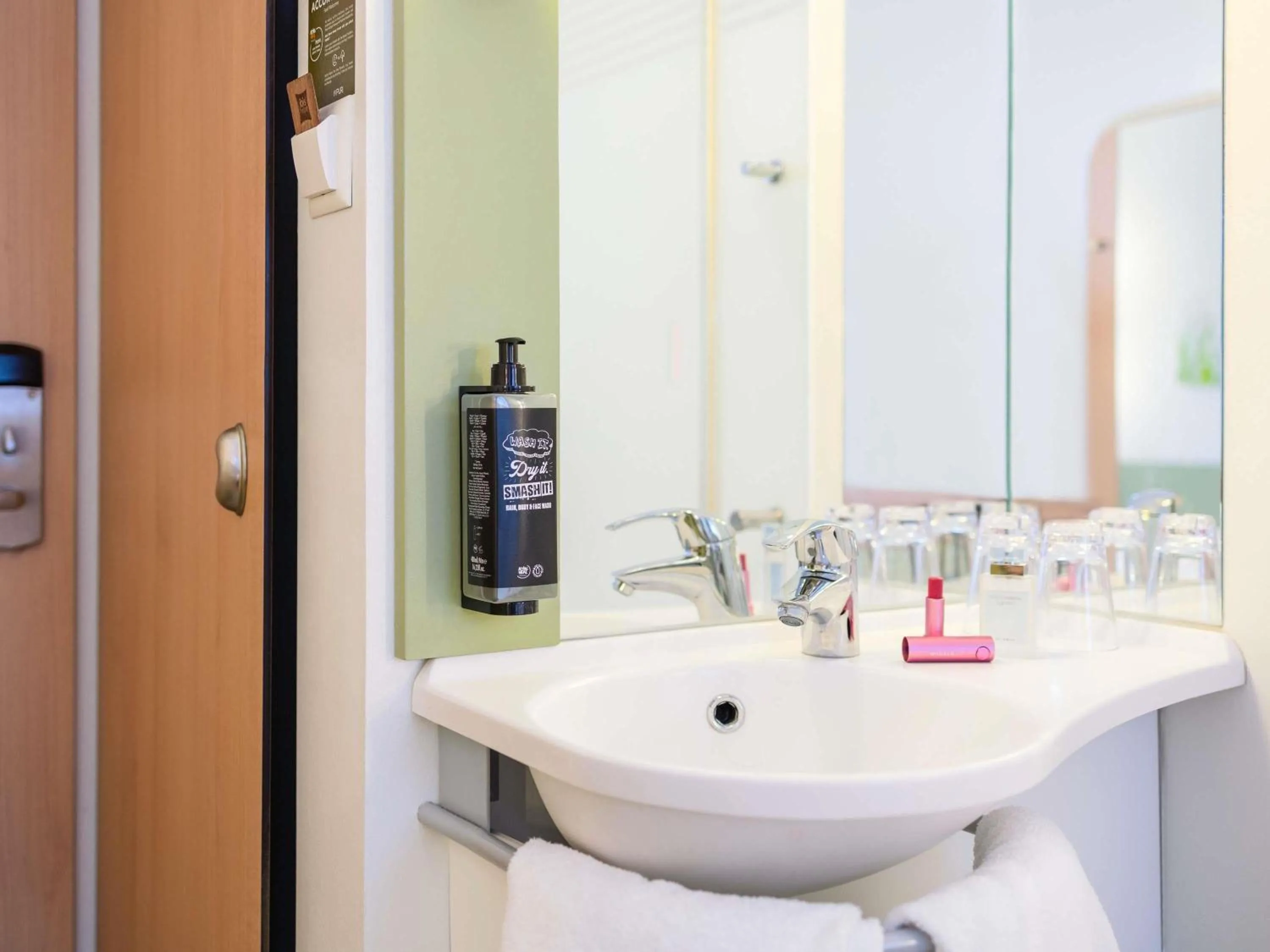 Bedroom in ibis budget Zurich City West