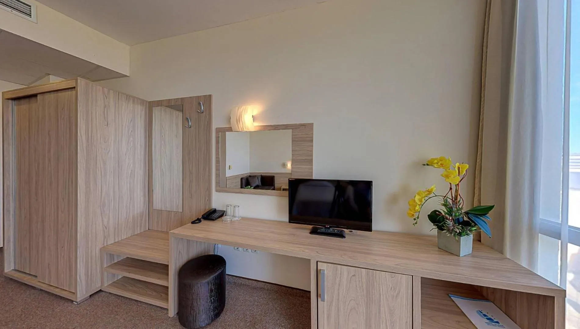 Communal lounge/ TV room in Elena Hotel and Wellness - All Inclusive