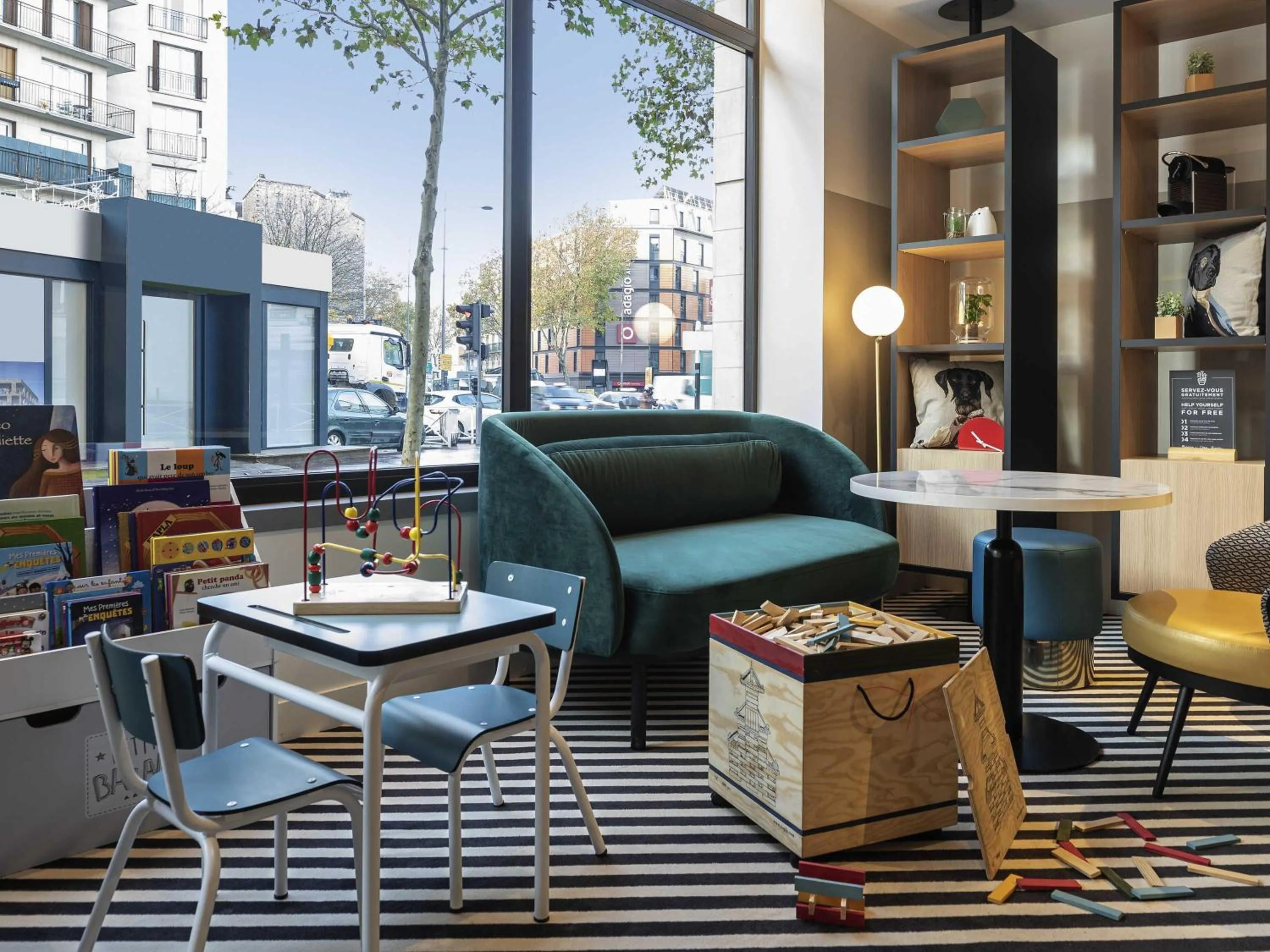 Property building in Aparthotel Adagio Paris Montrouge