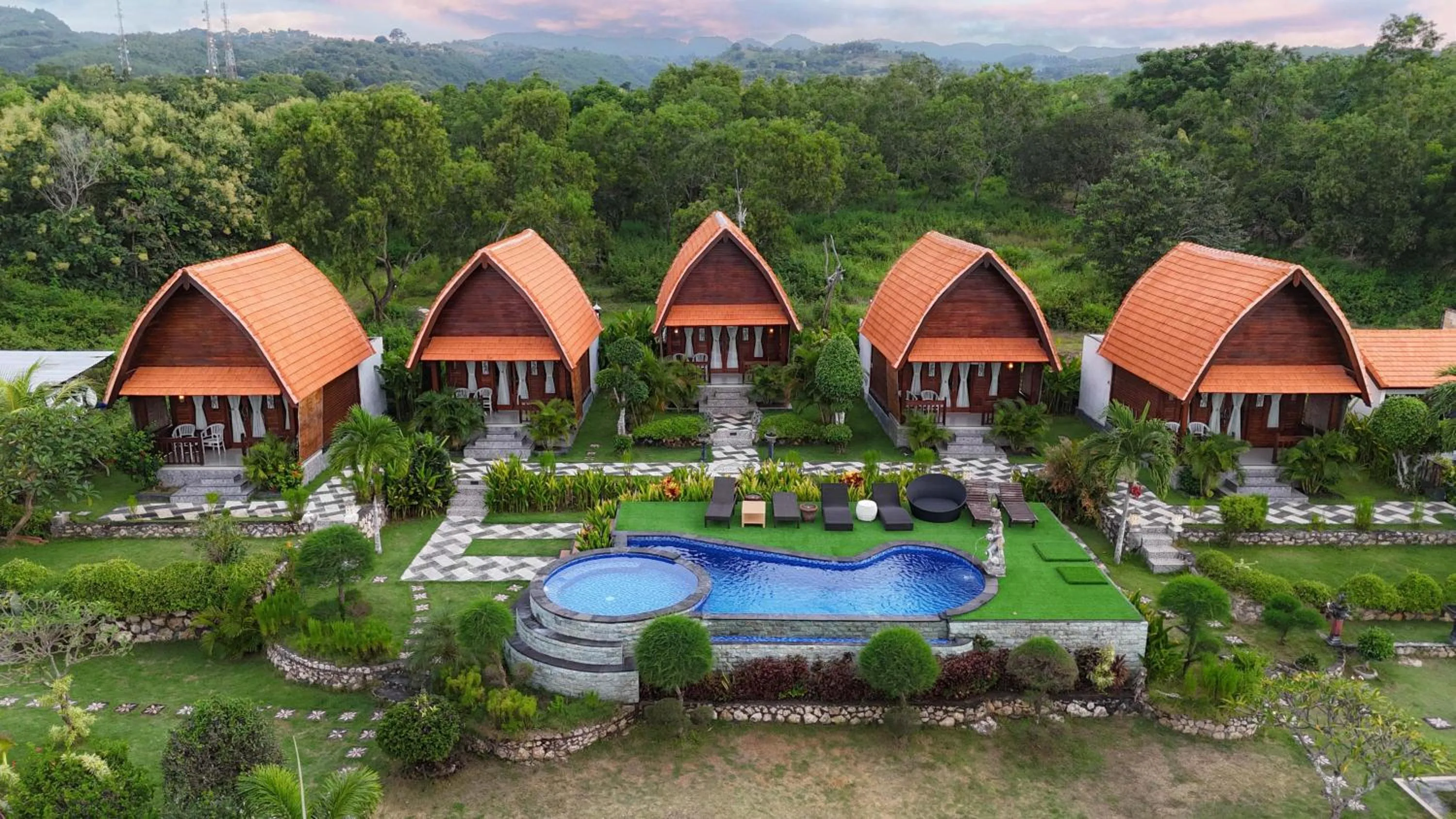 Property building in Reynten Hill