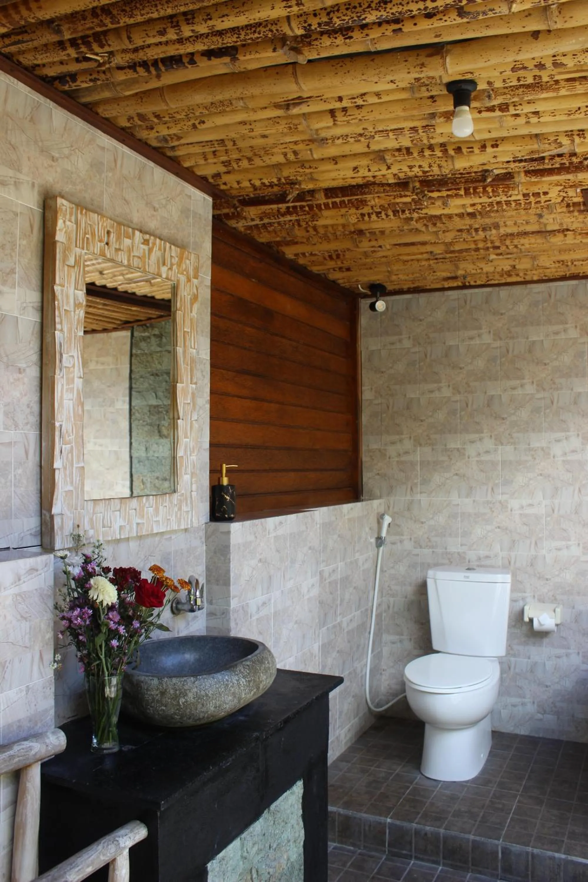 Toilet in Reynten Hill