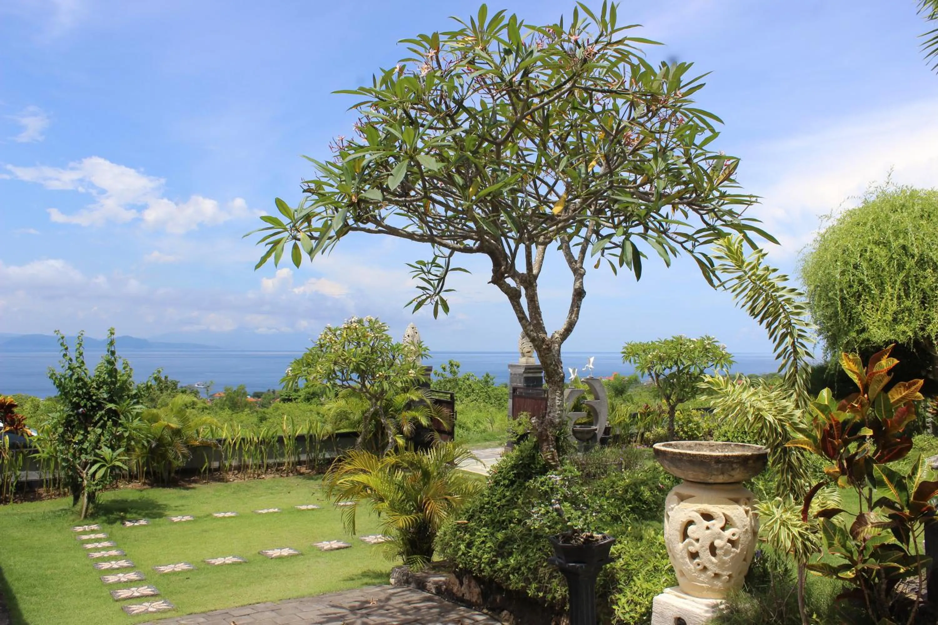 Nearby landmark in Reynten Hill