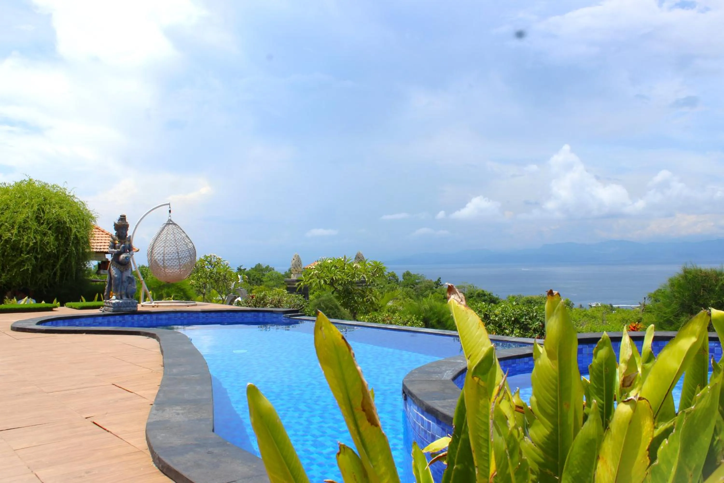 Nearby landmark in Reynten Hill