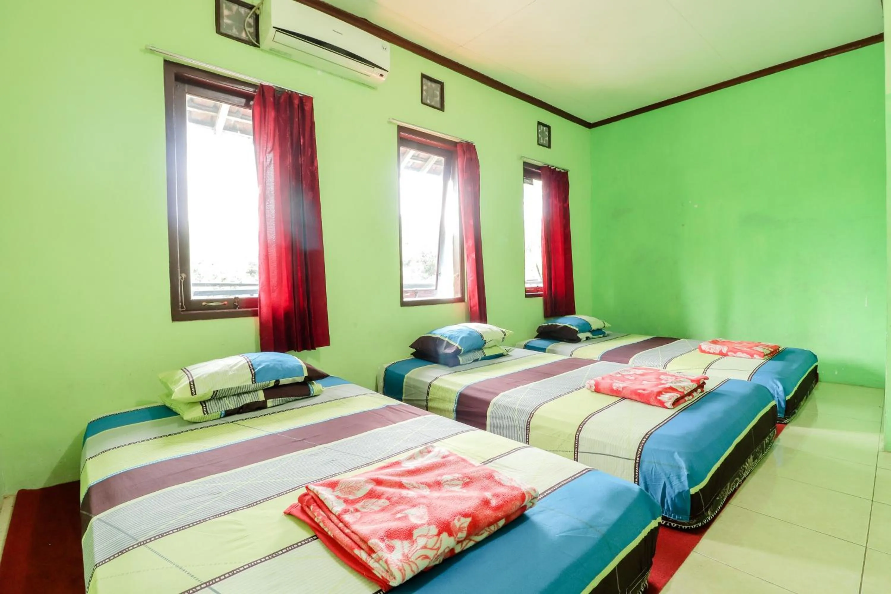 Bedroom, Bed in Penginapan Roro Mendut Syariah