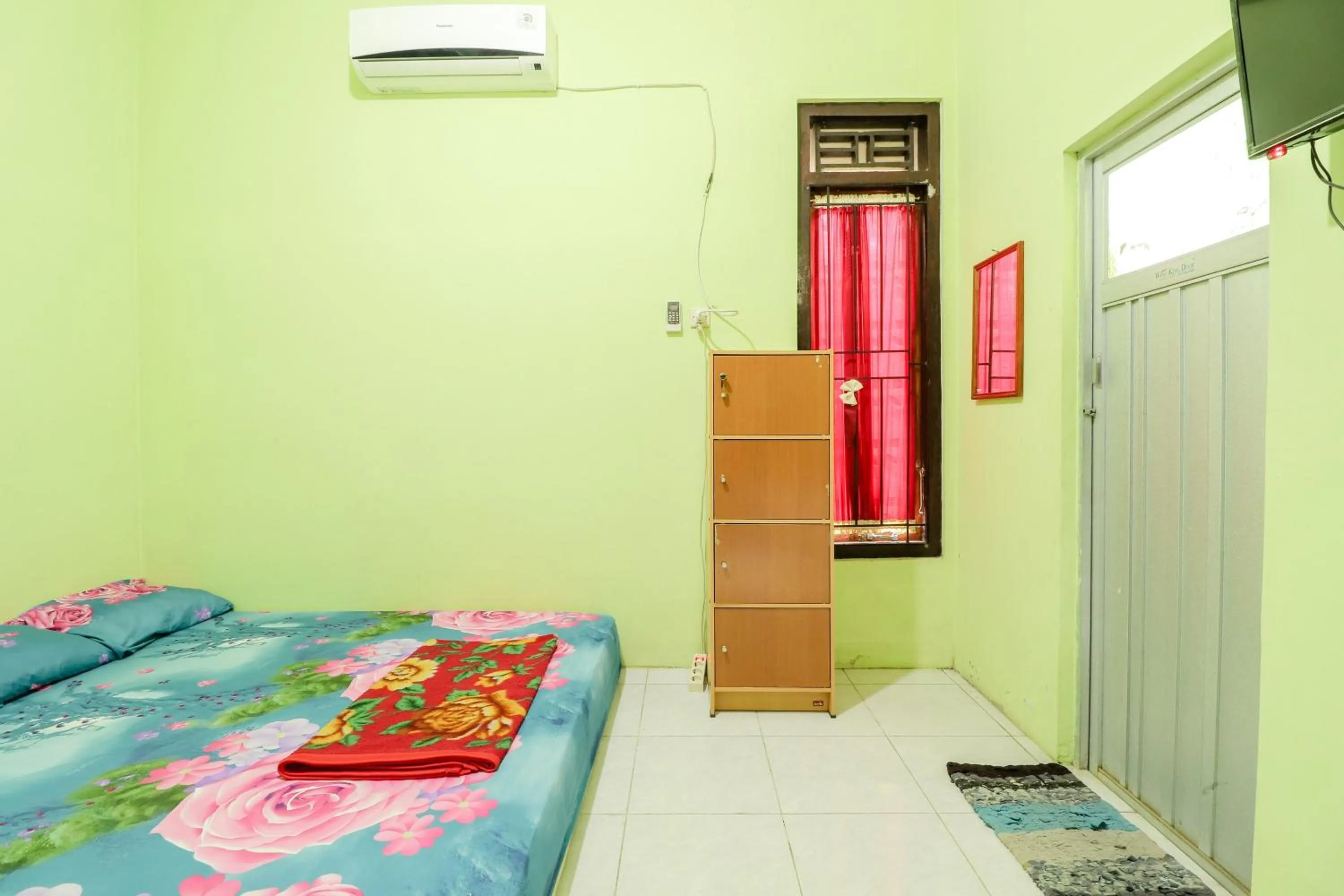 Bedroom, Bed in Penginapan Roro Mendut Syariah
