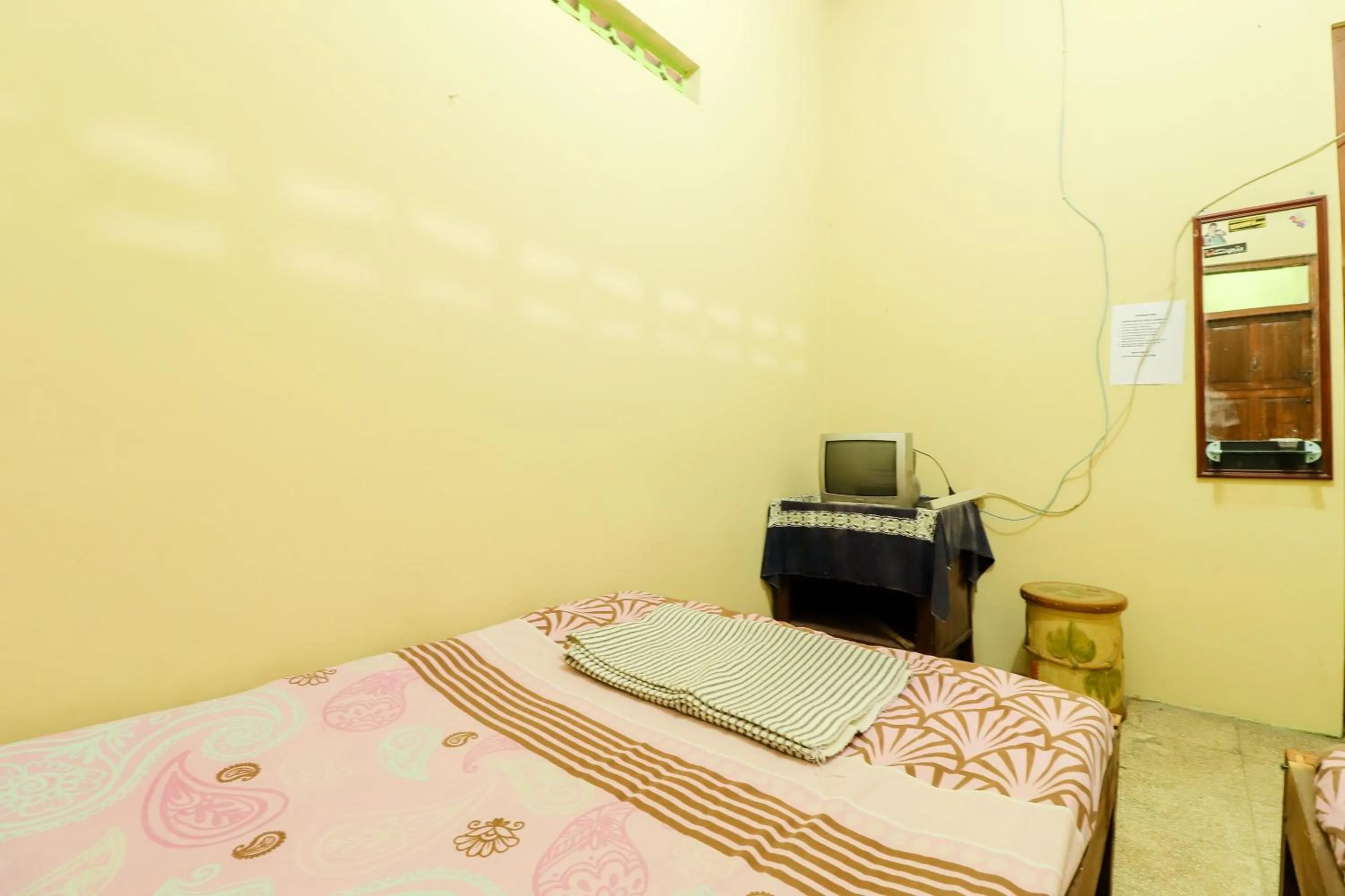 Bedroom, Bed in Penginapan Roro Mendut Syariah