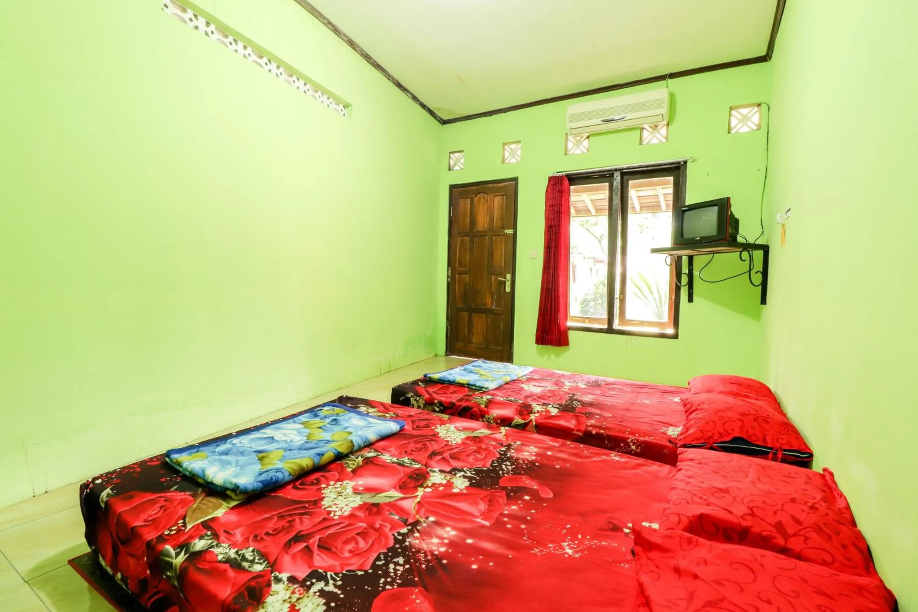 Bedroom, Bed in Penginapan Roro Mendut Syariah