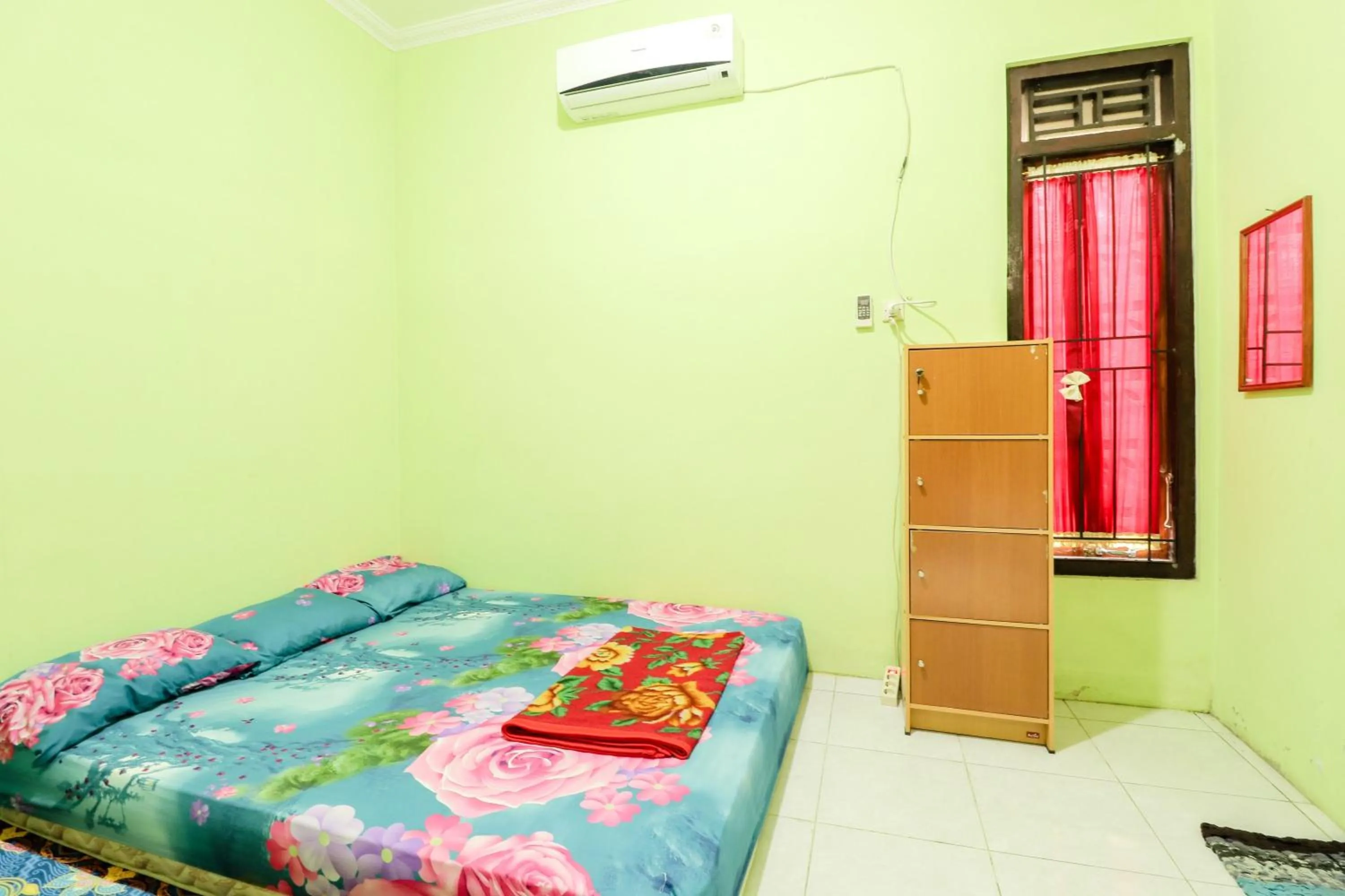 Bedroom, Bed in Penginapan Roro Mendut Syariah