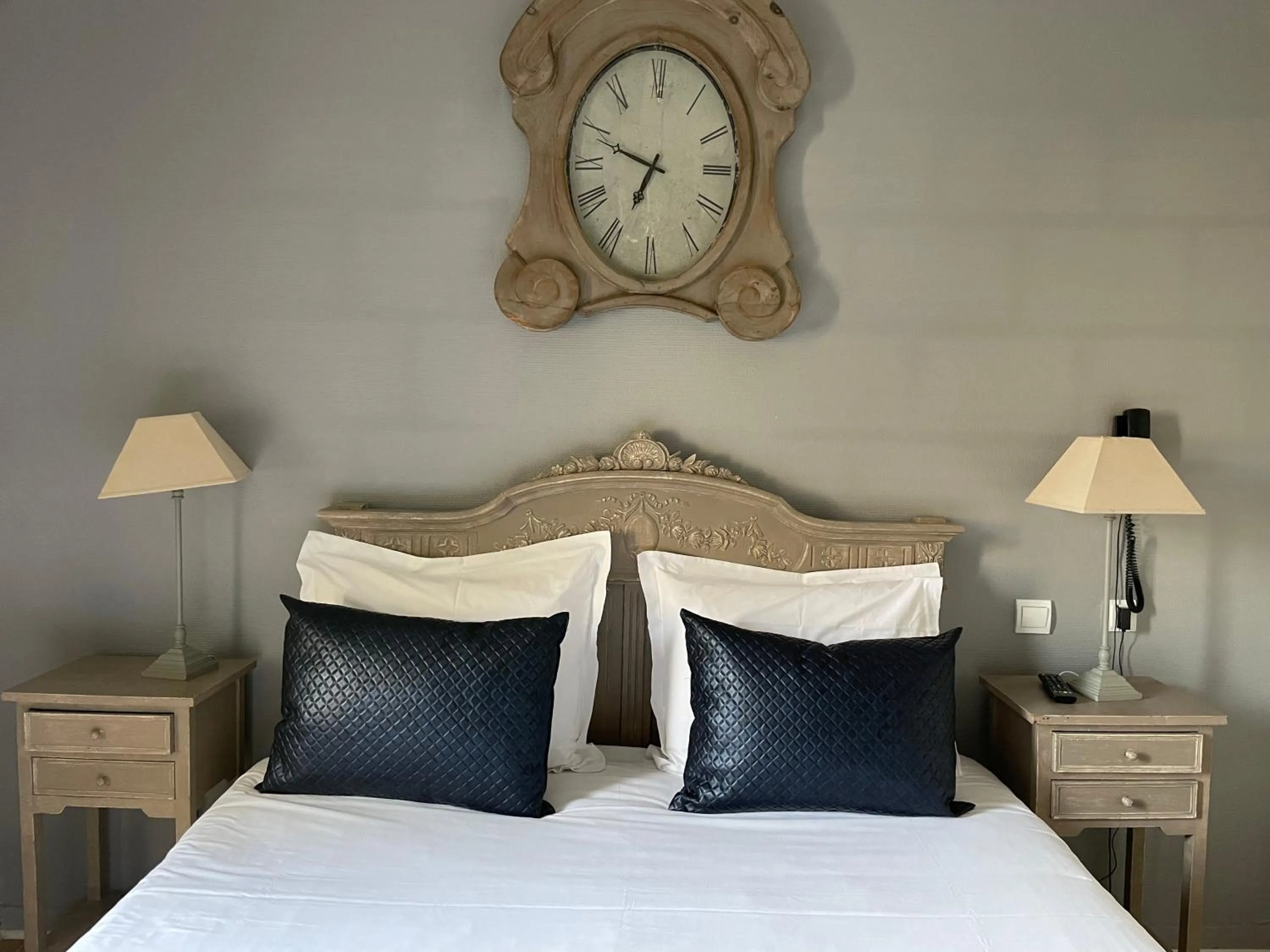 Bed in Hotel Abat Jour