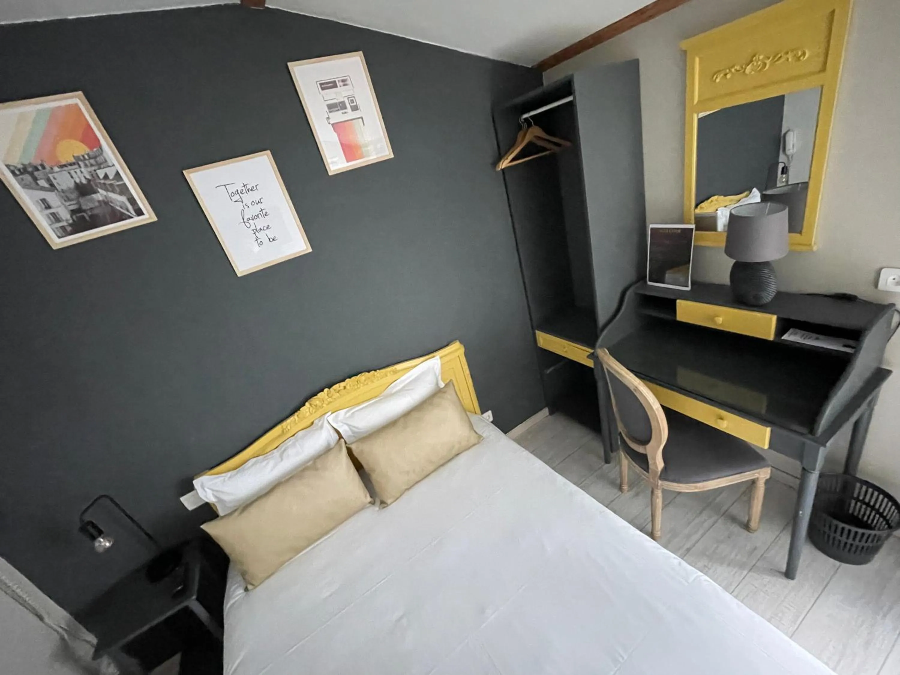 Bed in Hotel Abat Jour