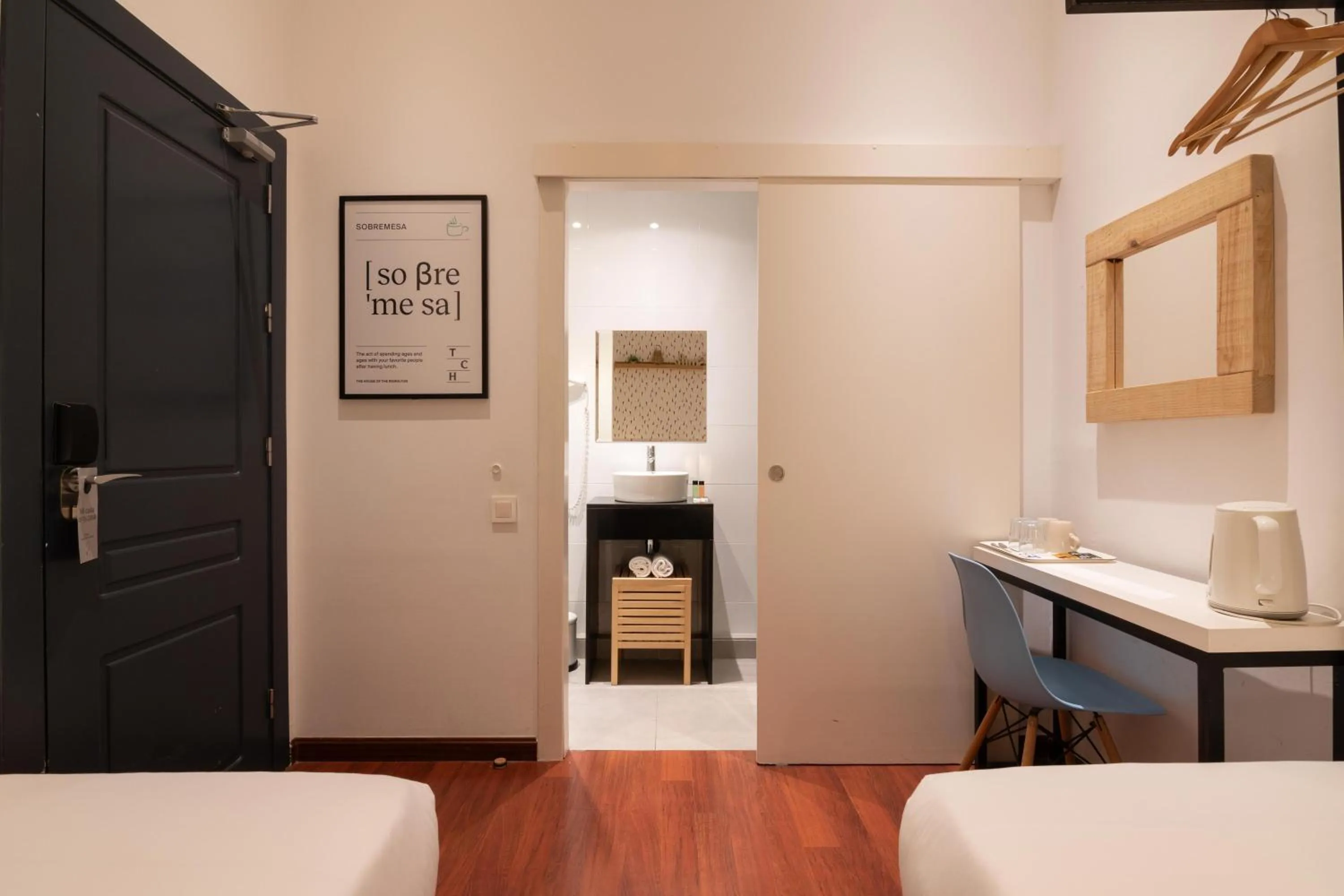 Bedroom, Bed in The Central House Barcelona Gracia